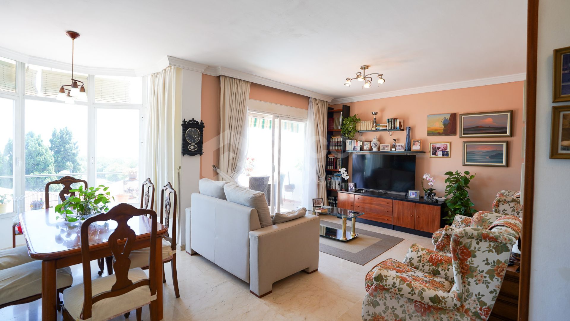 Four-Bedroom Villa with Sea Views in Marbella