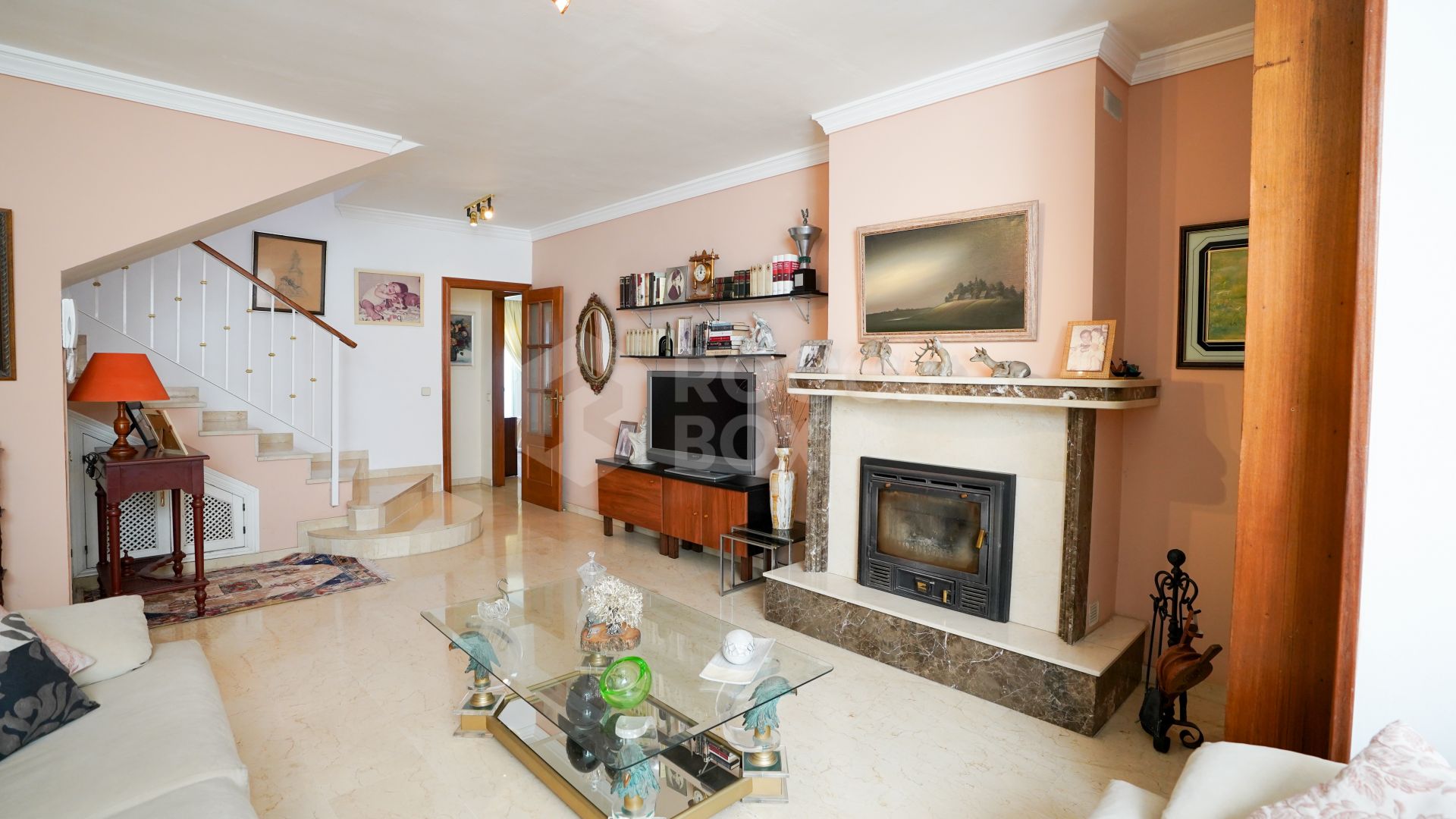 Four-Bedroom Villa with Sea Views in Marbella