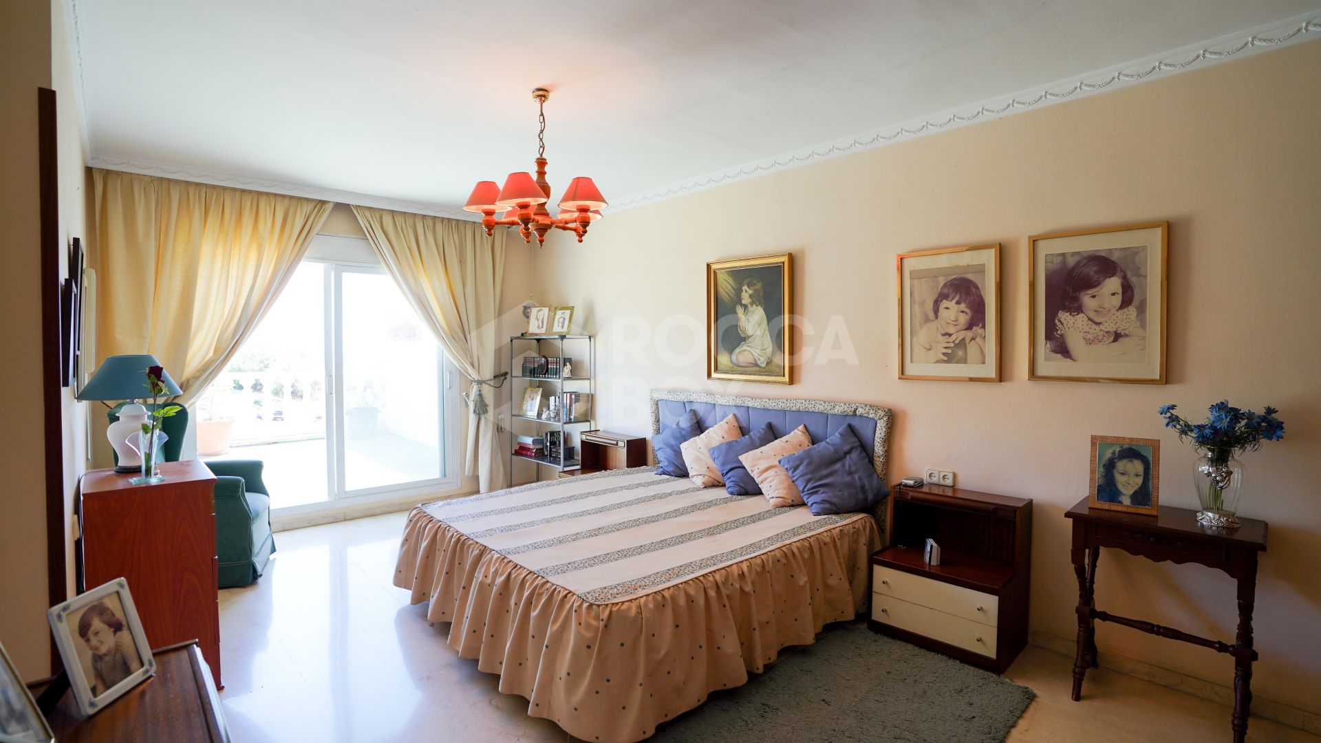 Four-Bedroom Villa with Sea Views in Marbella
