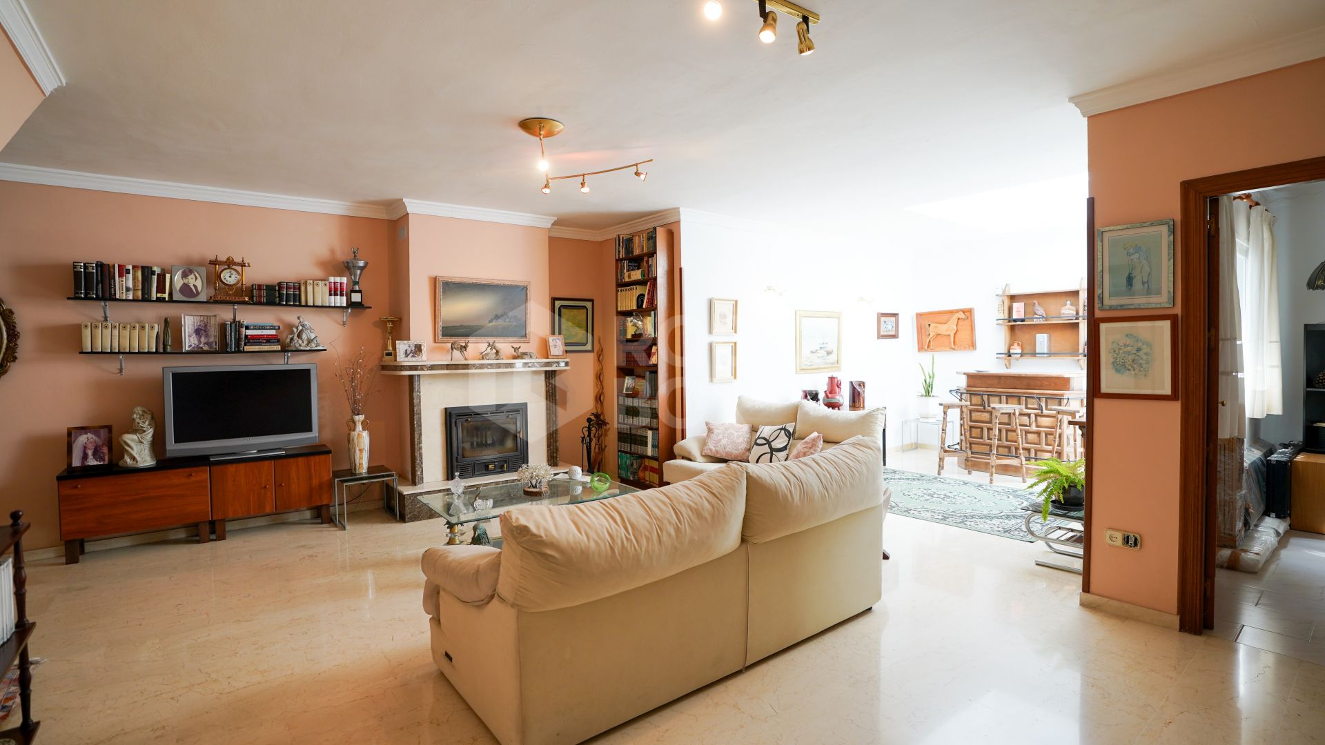 Four-Bedroom Villa with Sea Views in Marbella