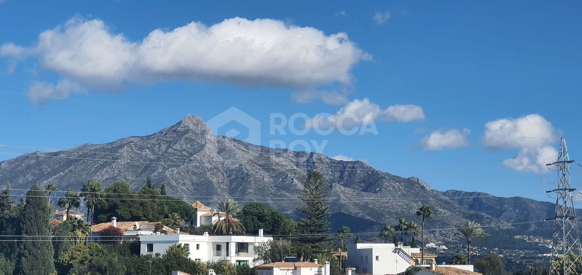 Unique Investment Opportunity – Villa with Approved Project & Panoramic Views