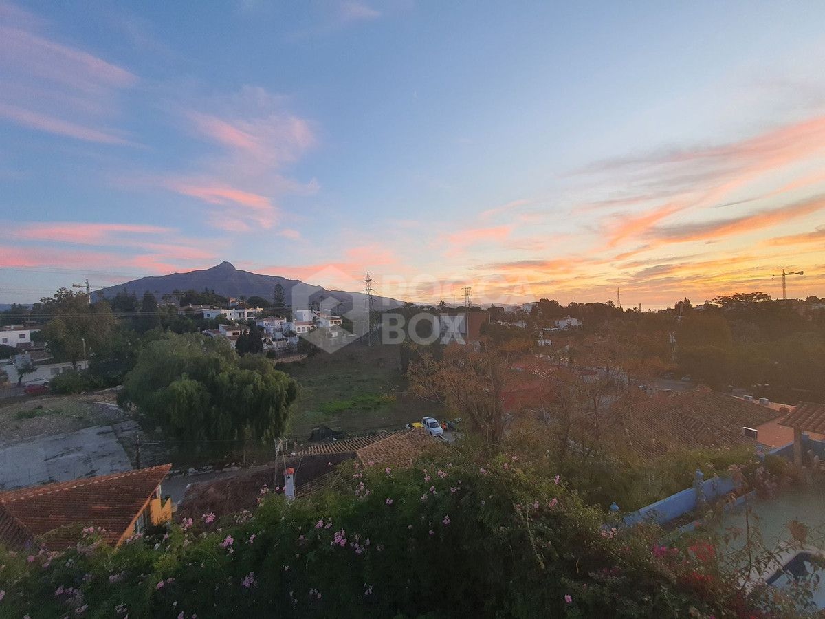 Unique Investment Opportunity – Villa with Approved Project & Panoramic Views