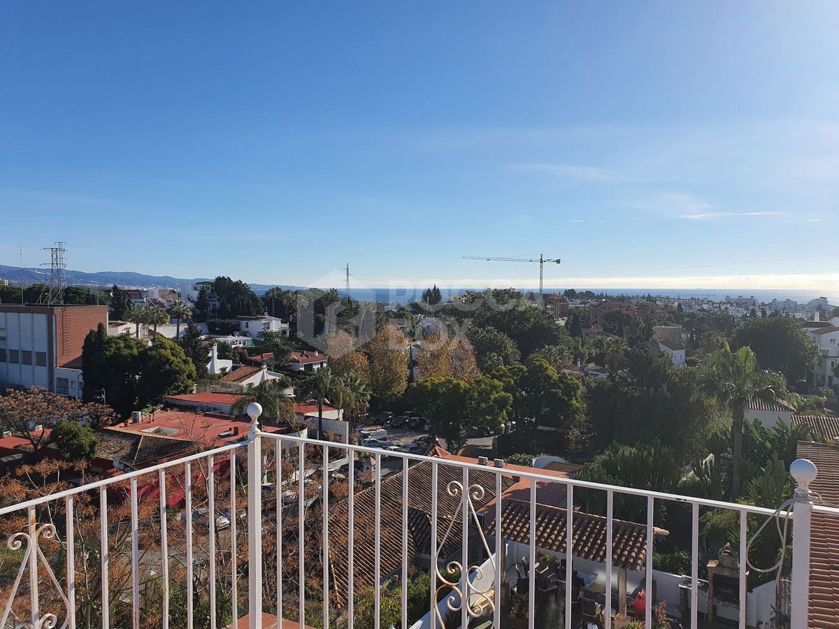 Unique Investment Opportunity – Villa with Approved Project & Panoramic Views
