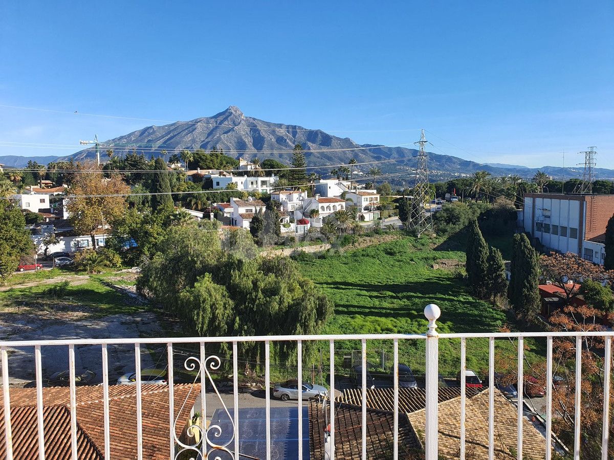 Unique Investment Opportunity – Villa with Approved Project & Panoramic Views
