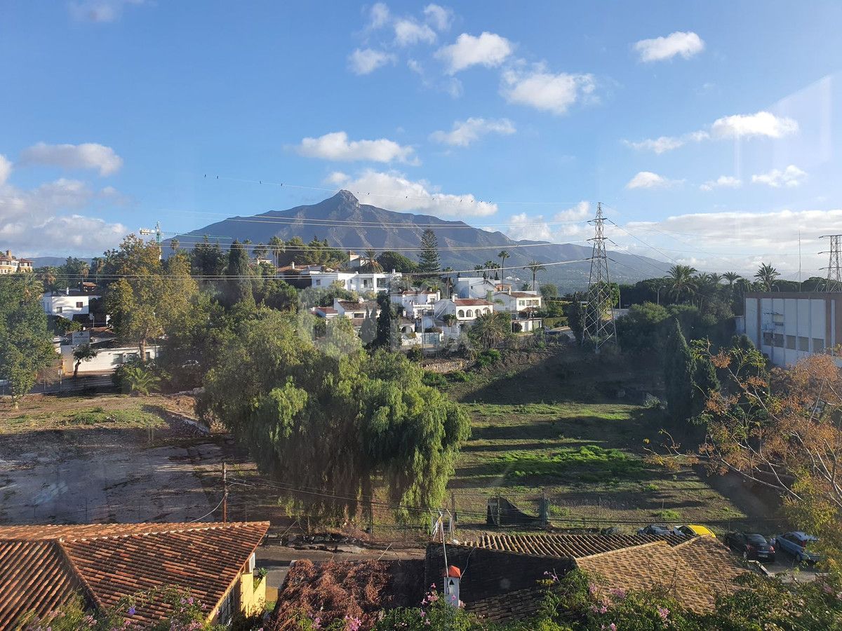Unique Investment Opportunity – Villa with Approved Project & Panoramic Views