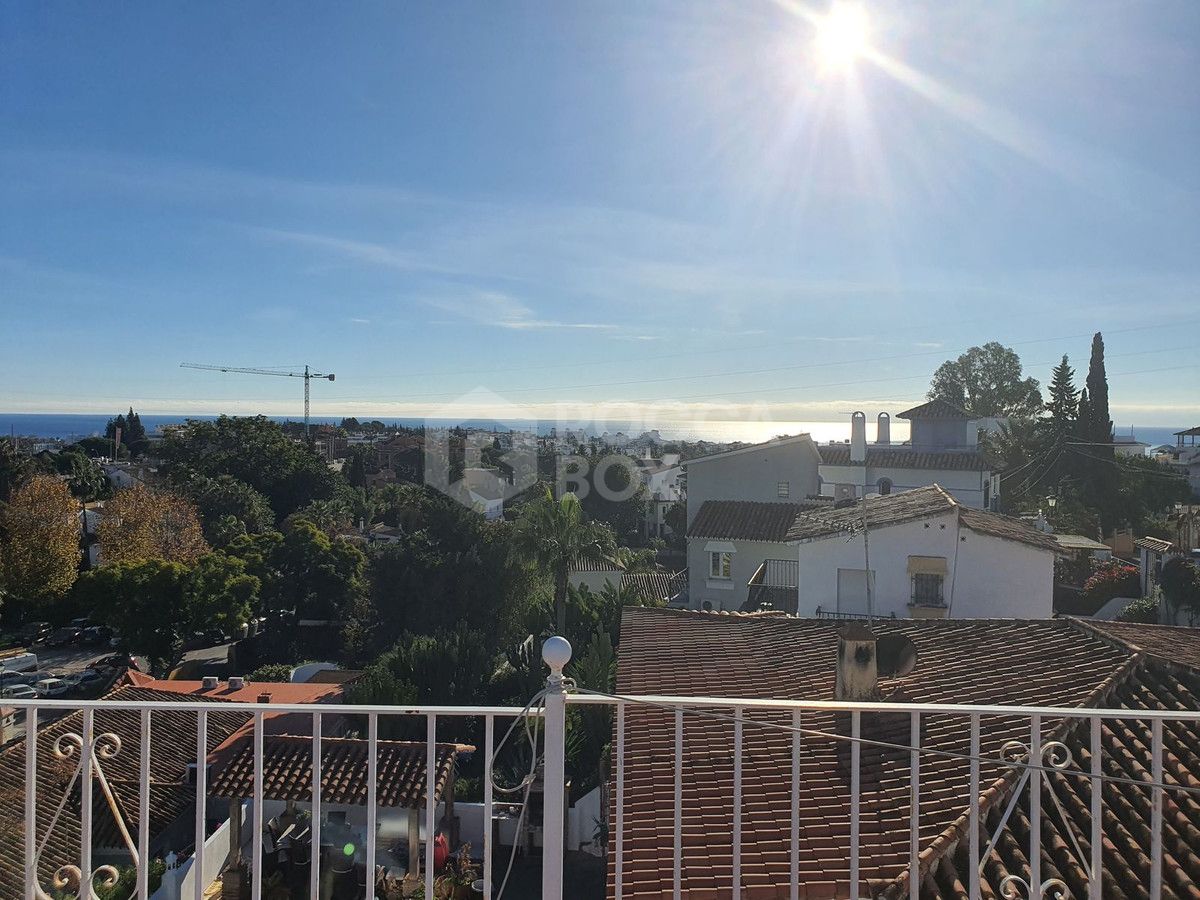 Unique Investment Opportunity – Villa with Approved Project & Panoramic Views
