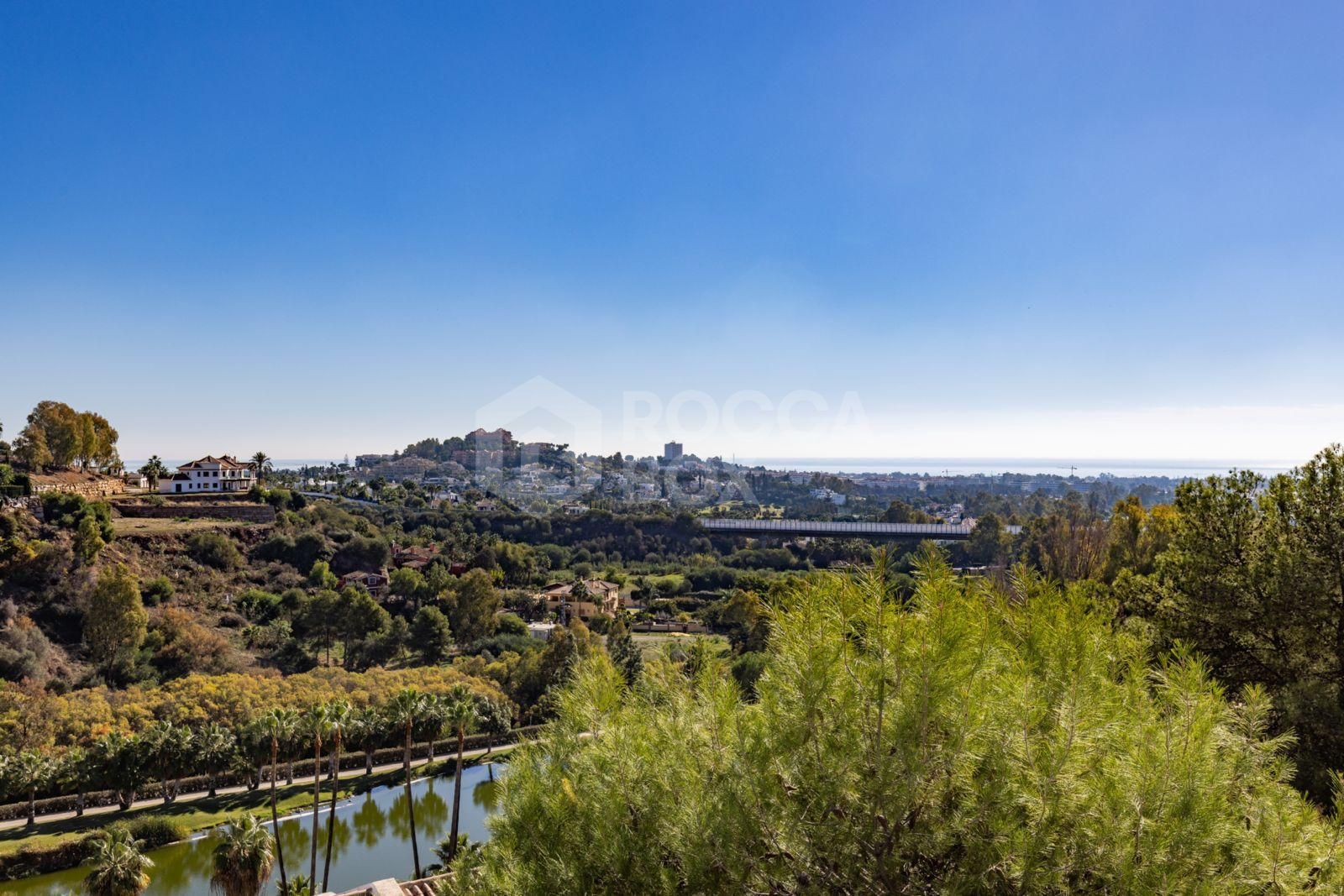 3-Bedroom Apartment in La Quinta, Benahavis