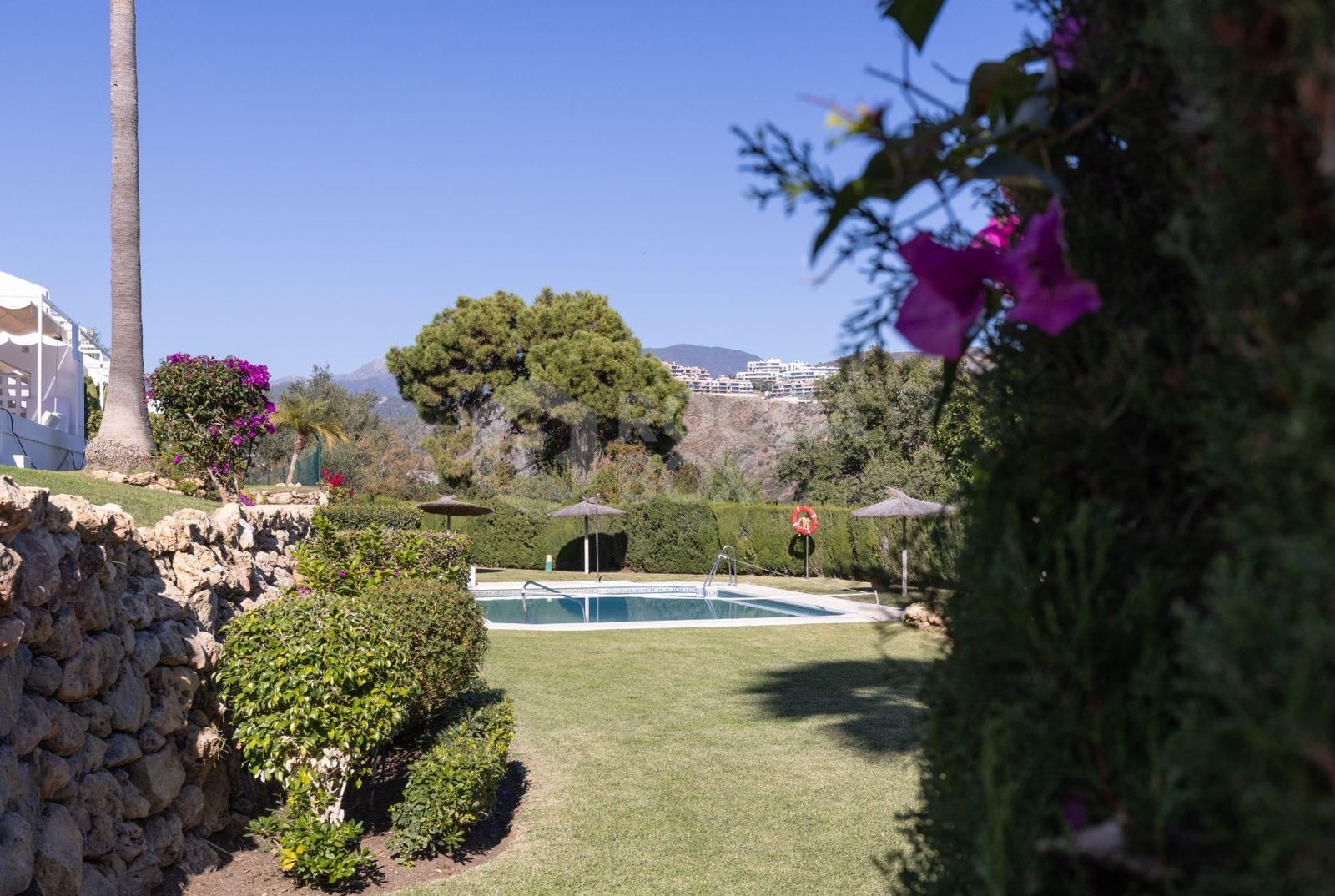 3-Bedroom Apartment in La Quinta, Benahavis