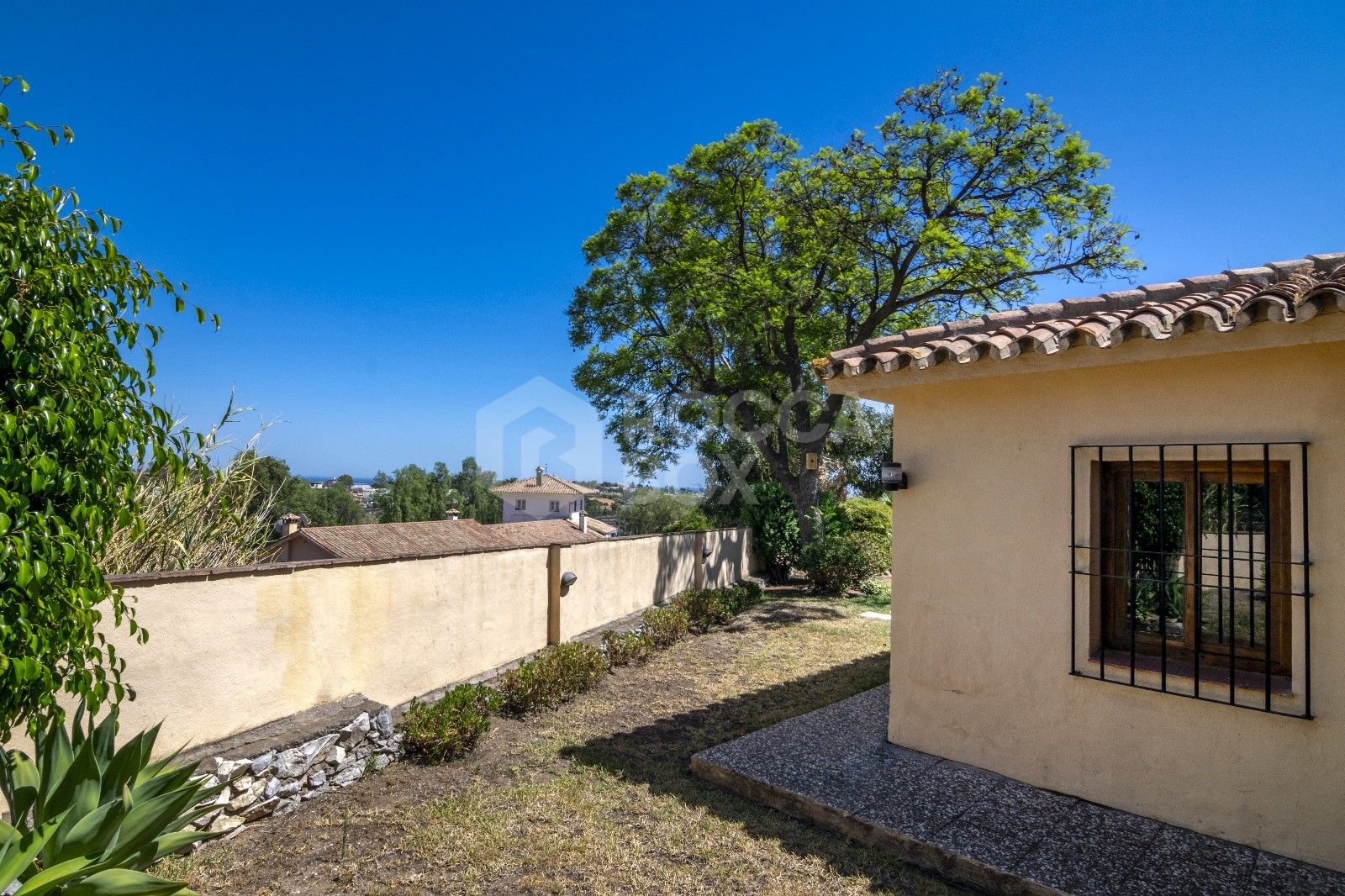 Charming Villa with Sea & Mountain Views Near La Zagaleta