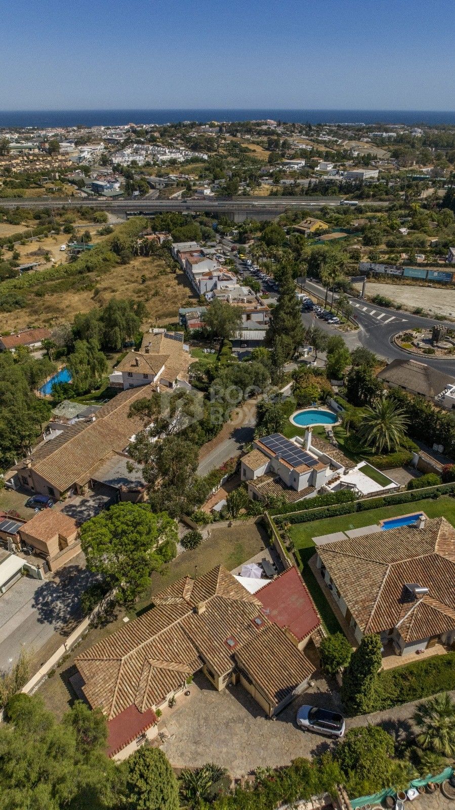 Charming Villa with Sea & Mountain Views Near La Zagaleta