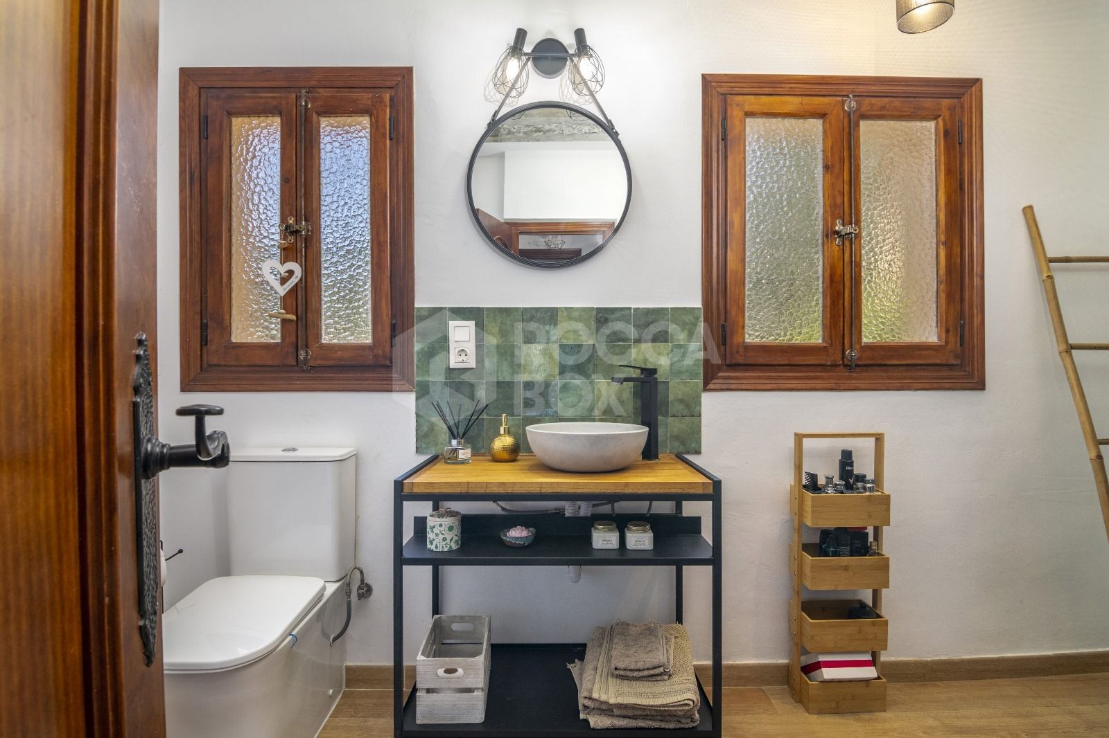 Charming Villa with Sea & Mountain Views Near La Zagaleta