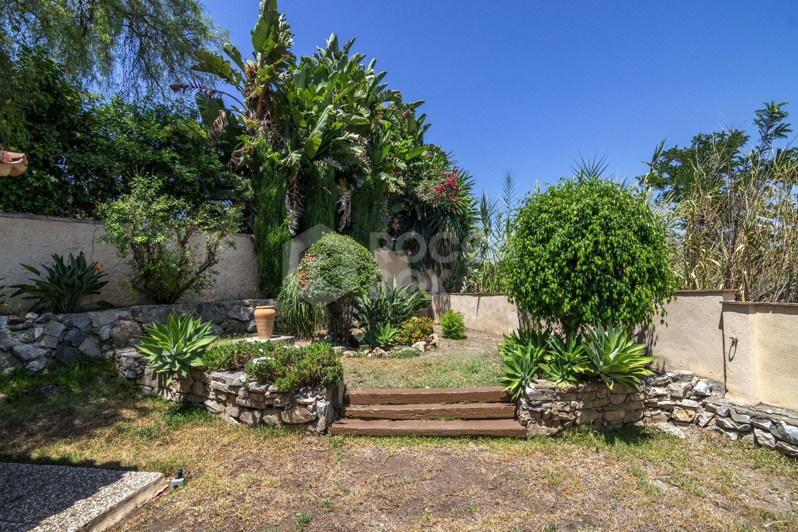 Charming Villa with Sea & Mountain Views Near La Zagaleta
