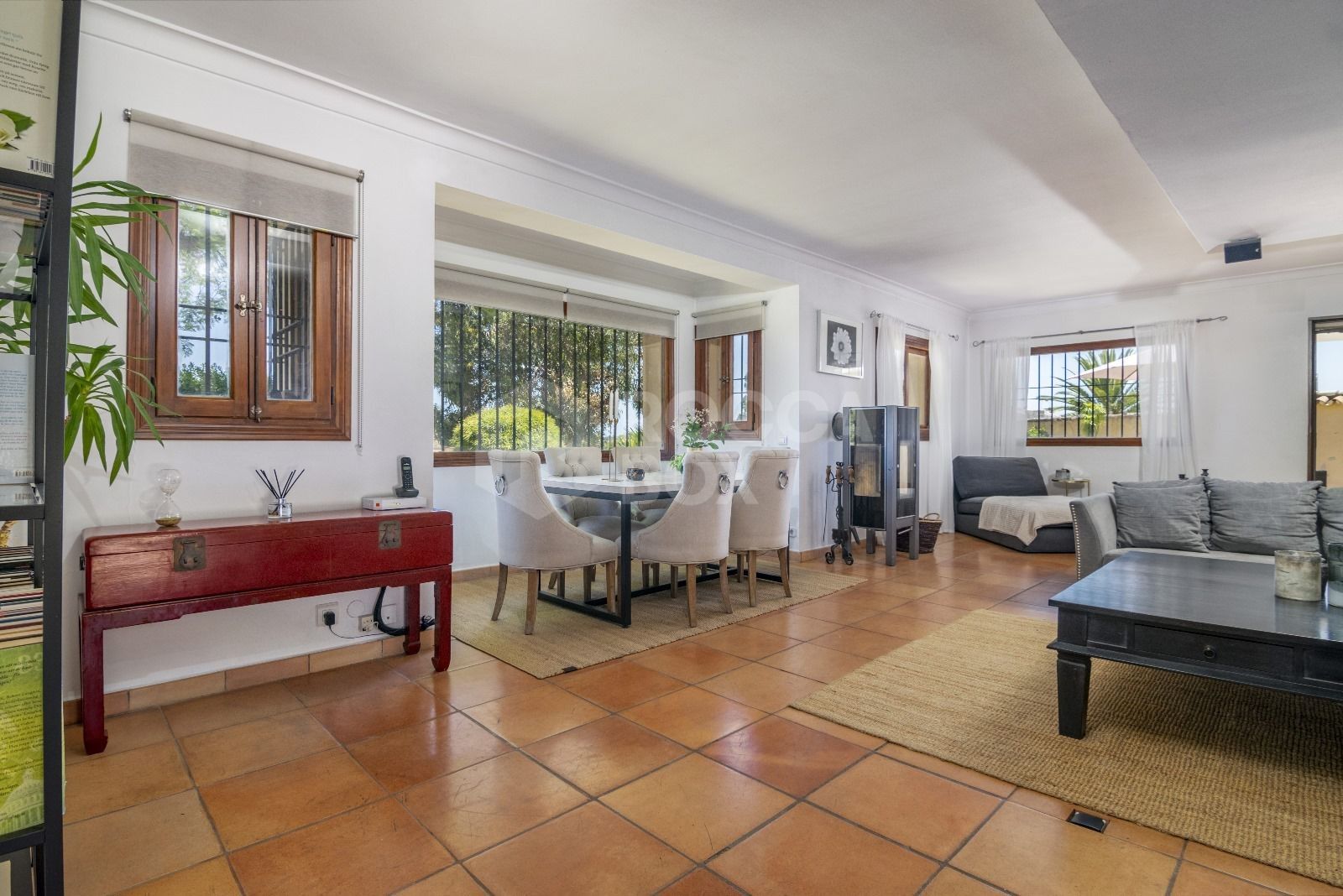 Charming Villa with Sea & Mountain Views Near La Zagaleta