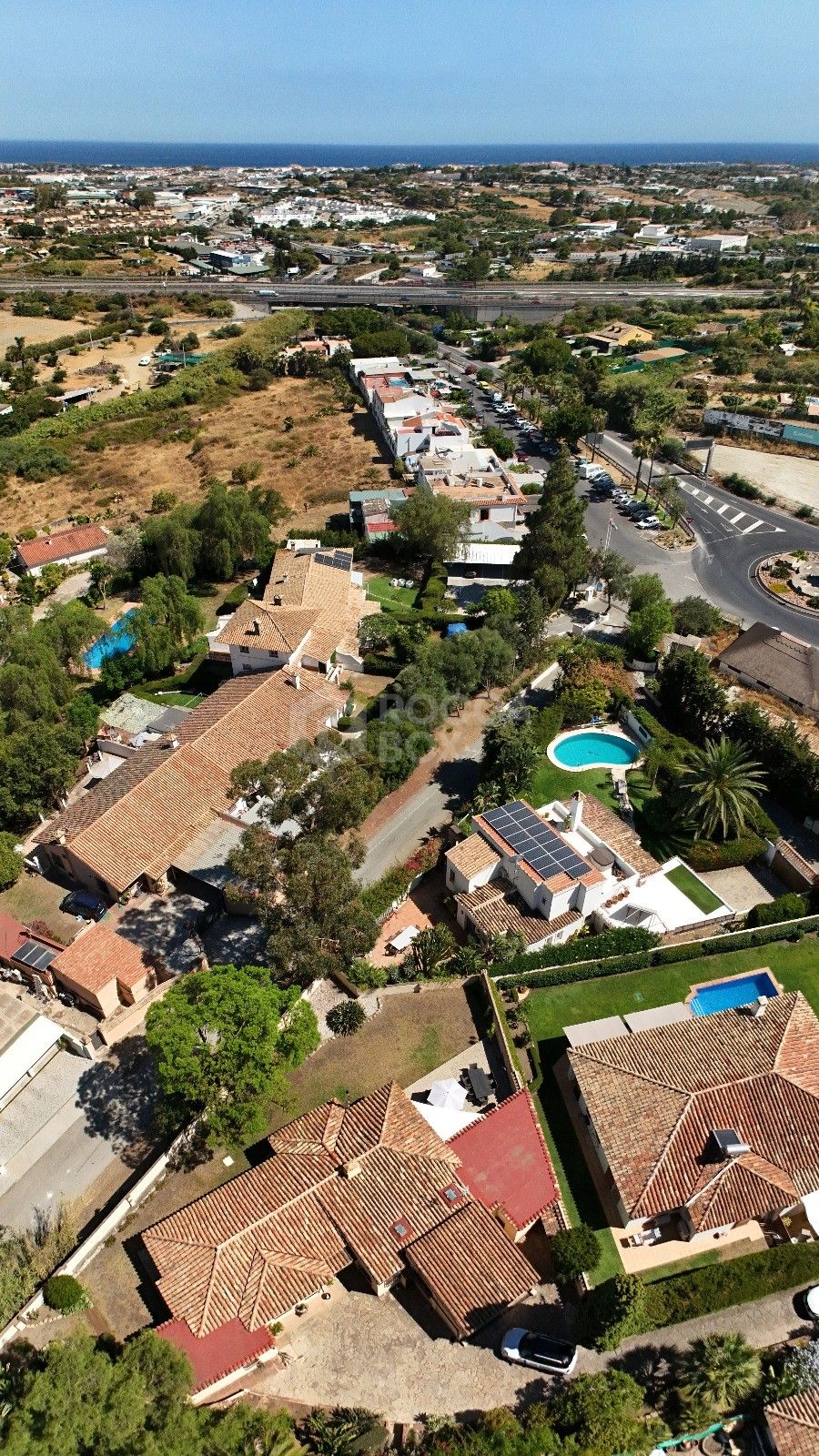 Charming Villa with Sea & Mountain Views Near La Zagaleta