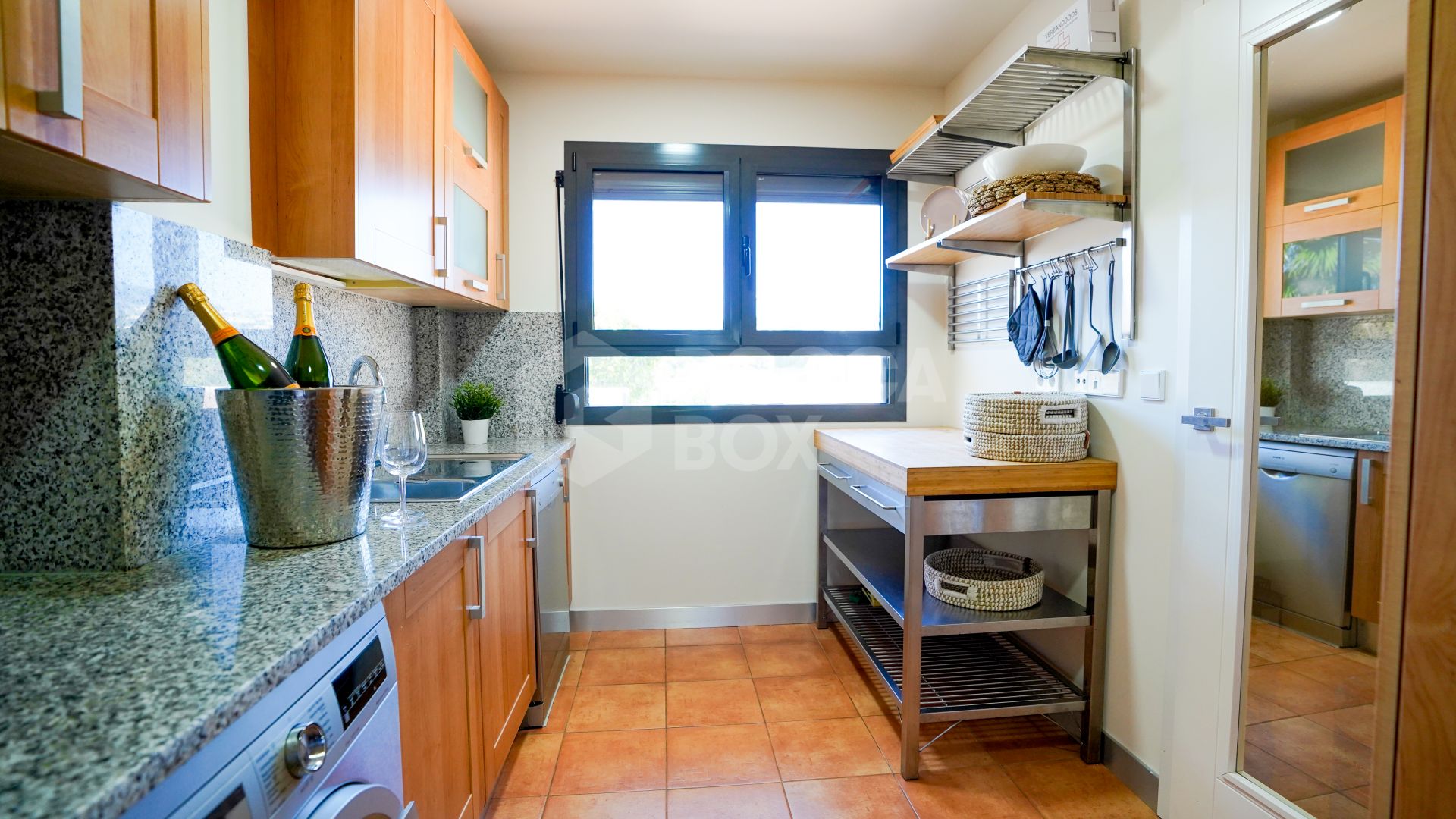 Elegant Ground Floor Apartment in Gated Community with Sea Views