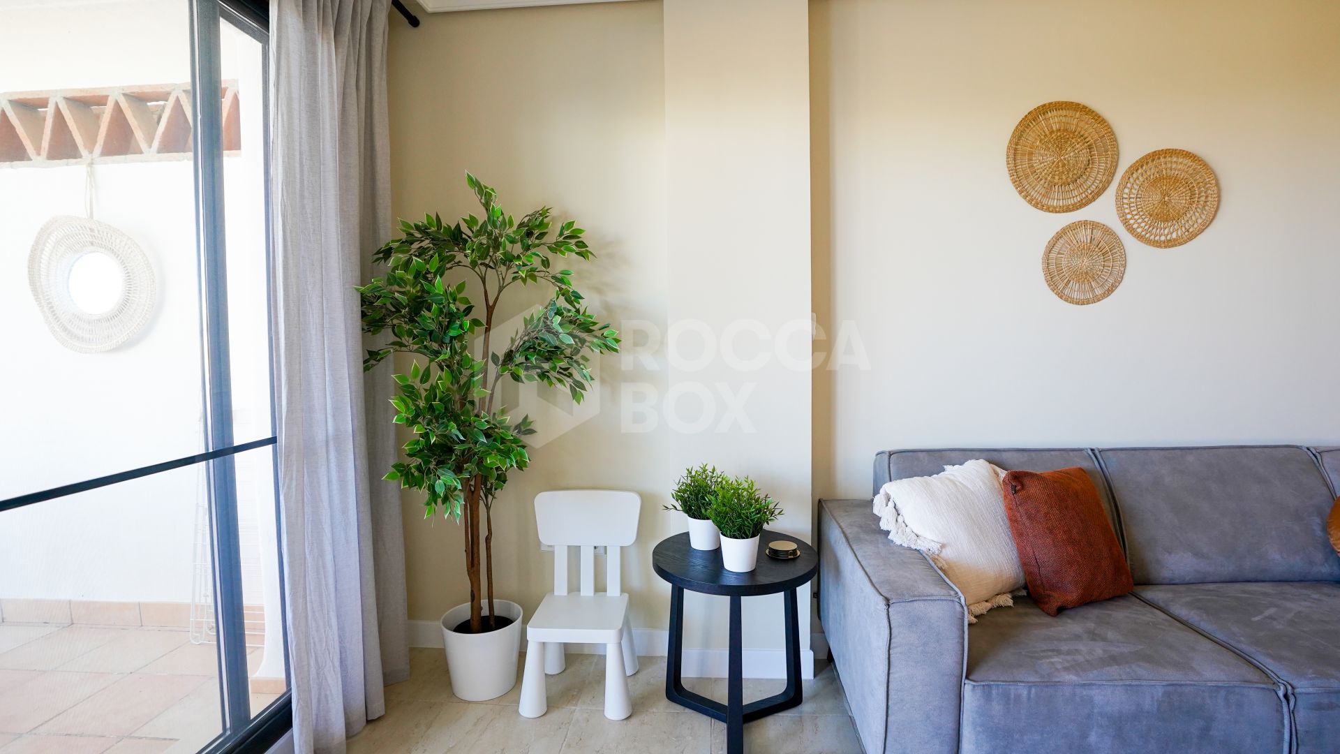 Elegant Ground Floor Apartment in Gated Community with Sea Views