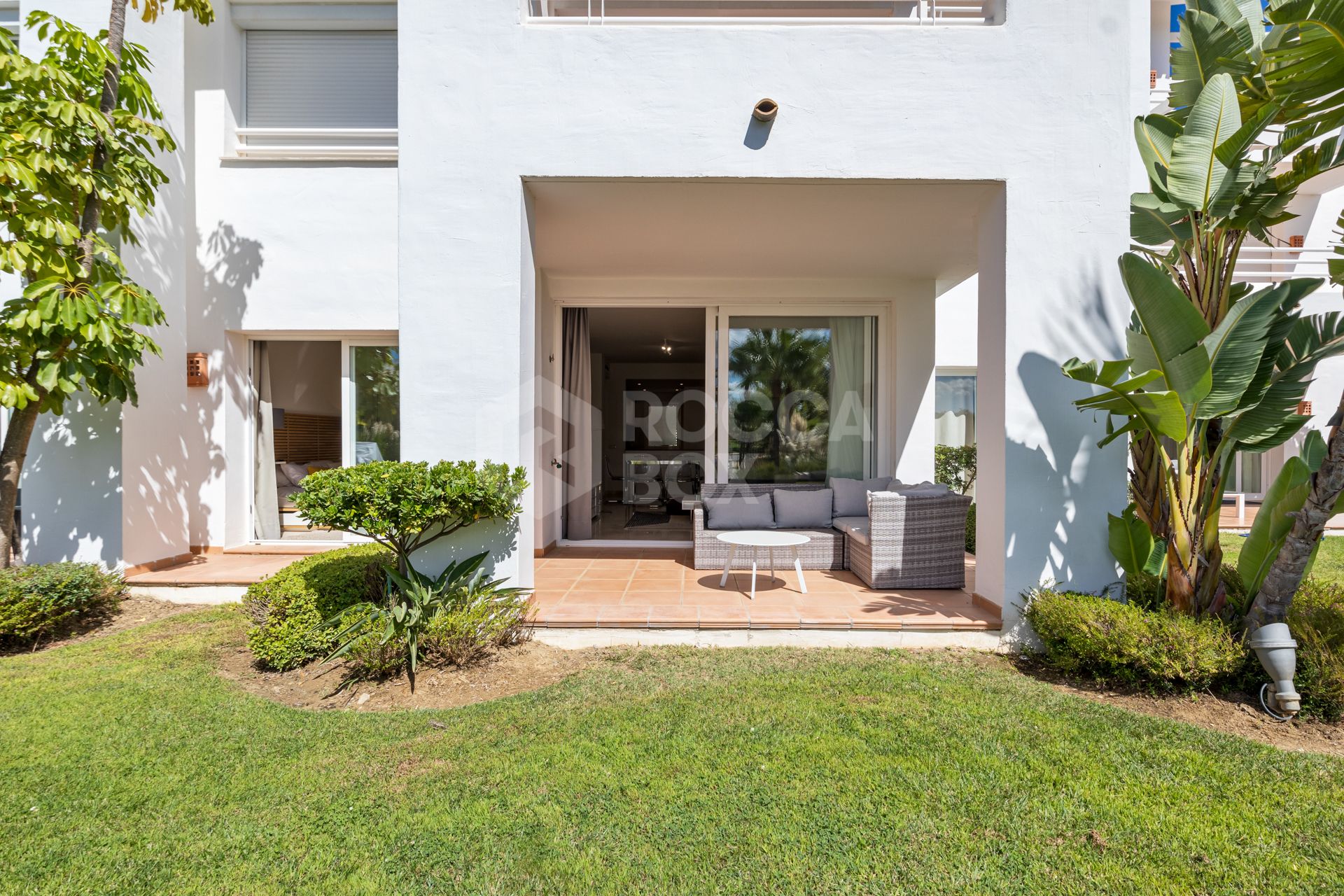 Charming Garden Apartment with Lagoon Access in Estepona