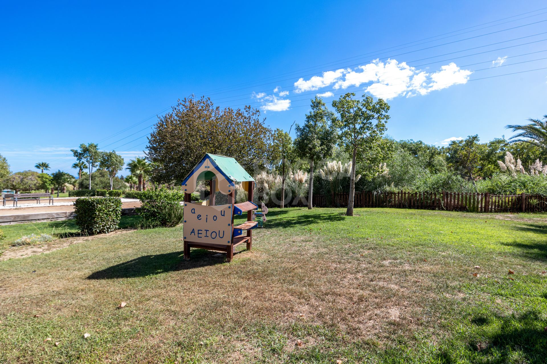 Charming Garden Apartment with Lagoon Access in Estepona