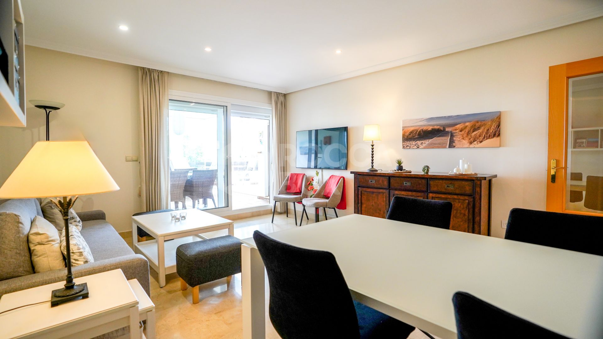Elegant Apartment with Spacious Terraces and Premium Amenities