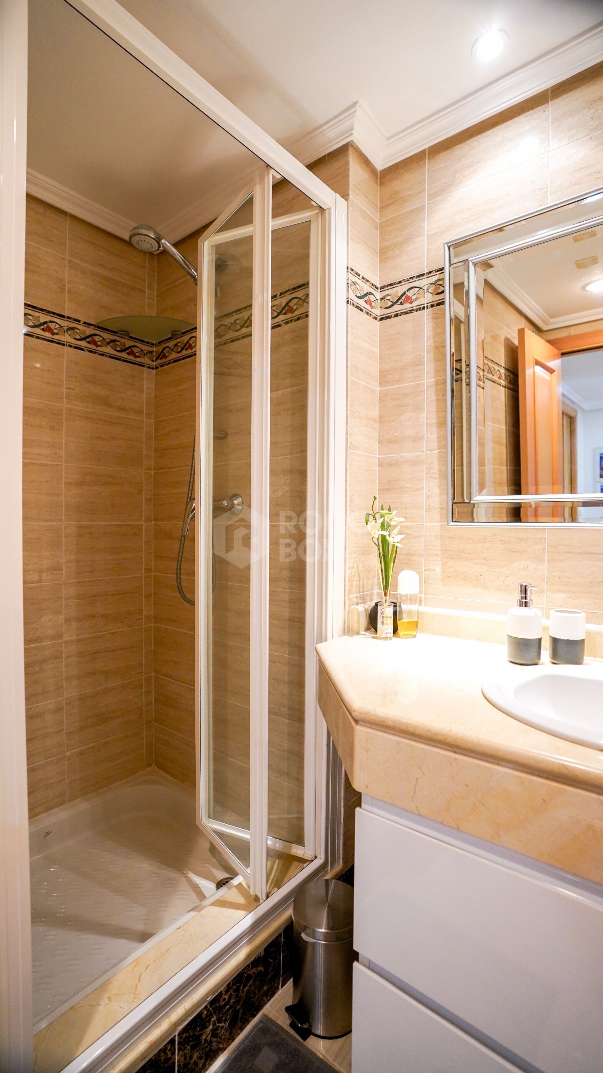 Elegant Apartment with Spacious Terraces and Premium Amenities