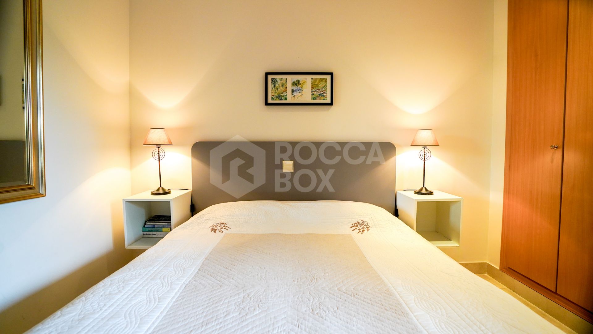 Elegant Apartment with Spacious Terraces and Premium Amenities