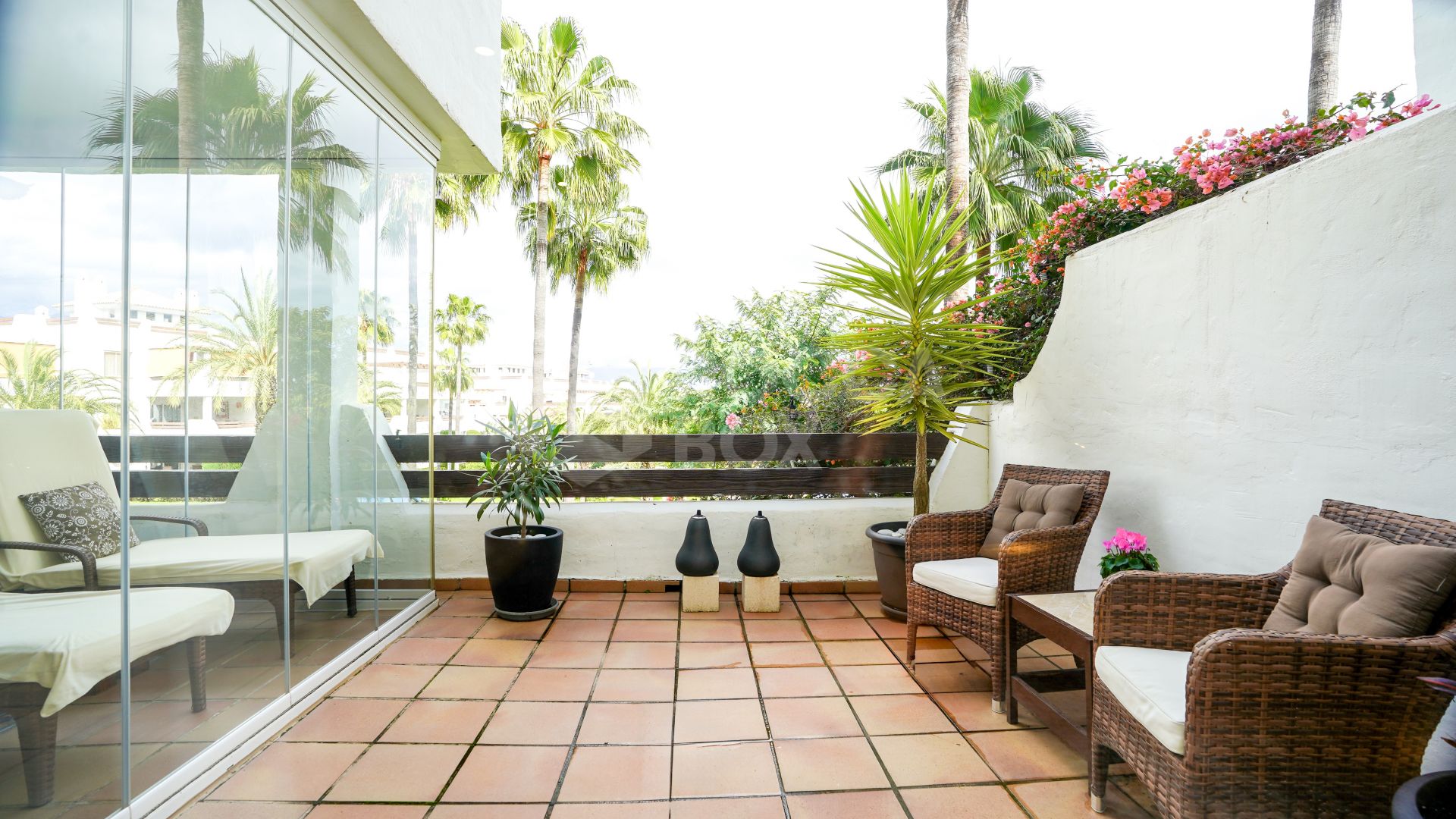 Elegant Apartment with Spacious Terraces and Premium Amenities