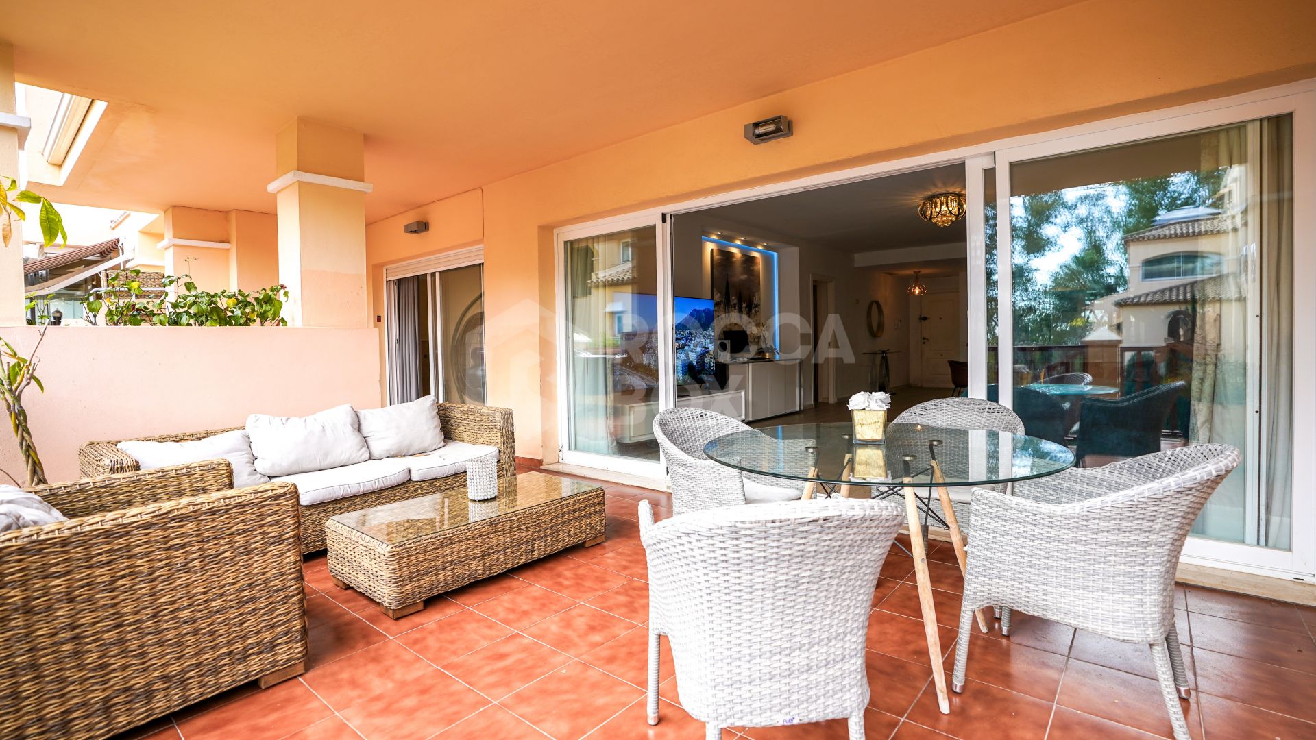 Elegant Ground-Floor Apartment with Resort-Style Amenities in Atalaya