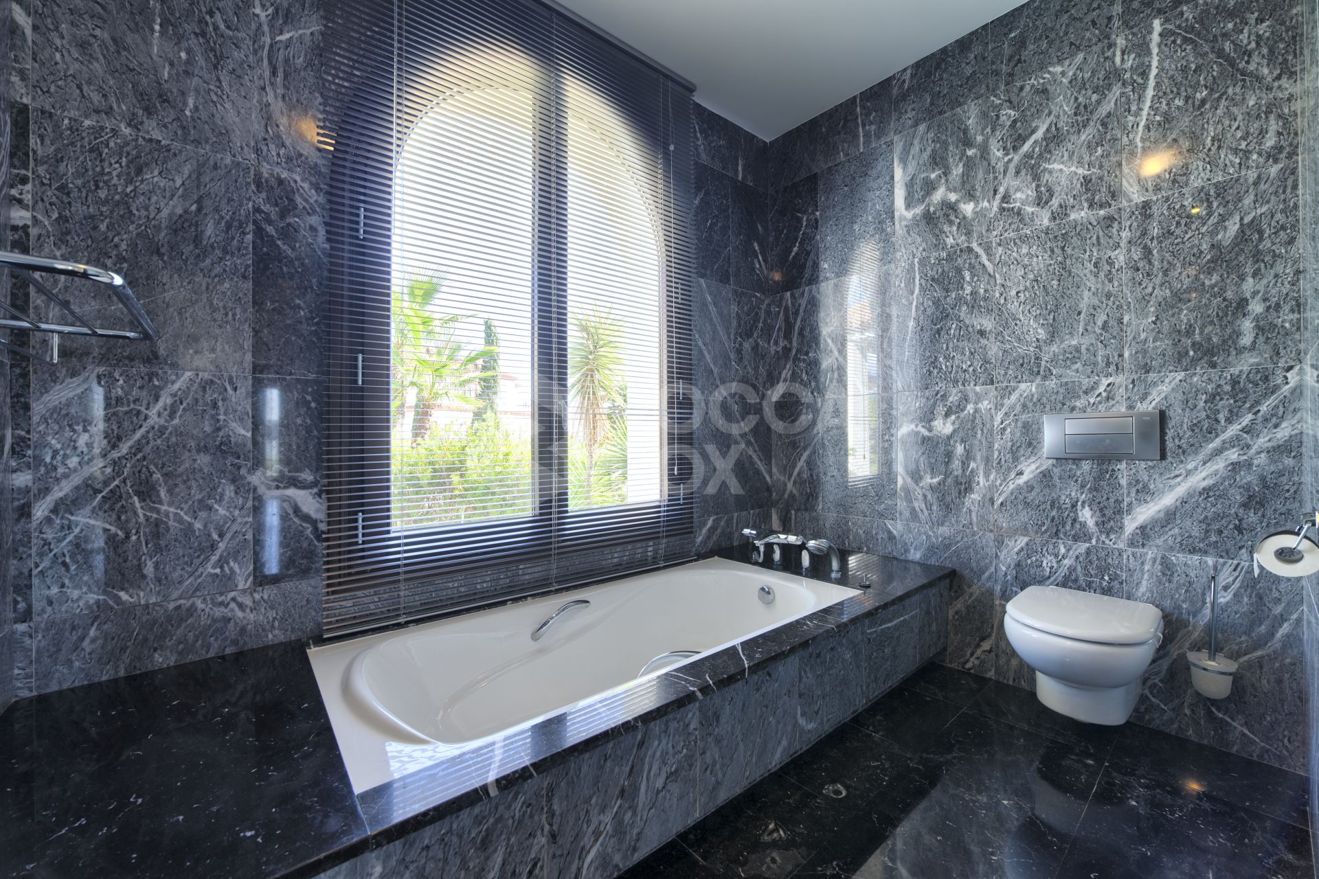 Exquisite South-Facing Villa with Panoramic Sea Views