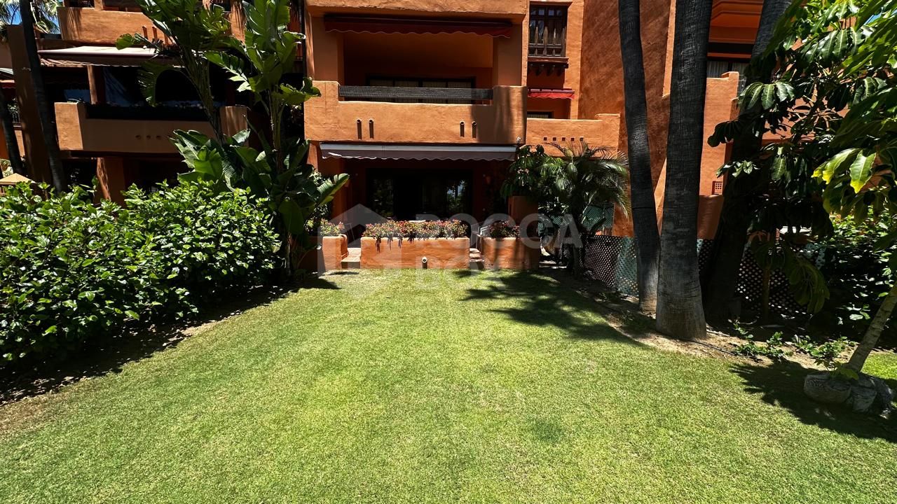 Luxurious Apartment for Rent in La Alzambra, Nueva Andalucia