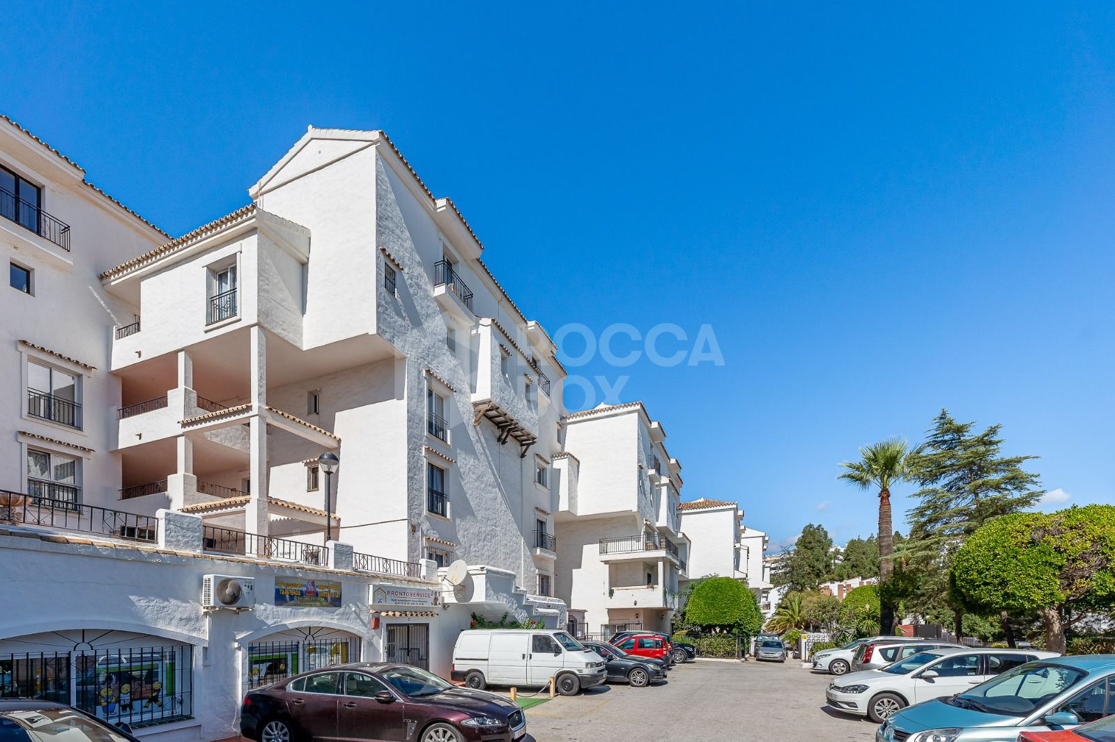 Elegant Coastal Apartment for Rent in Sitio de Calahonda, Mijas Costa