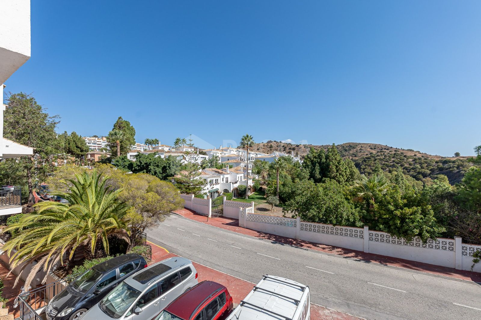 Elegant Coastal Apartment for Rent in Sitio de Calahonda, Mijas Costa