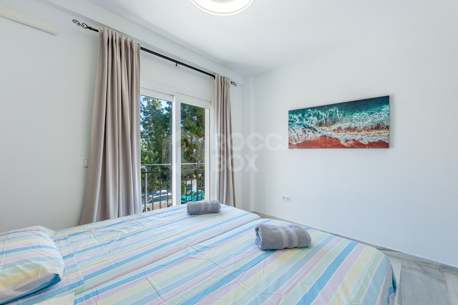 Elegant Coastal Apartment for Rent in Sitio de Calahonda, Mijas Costa