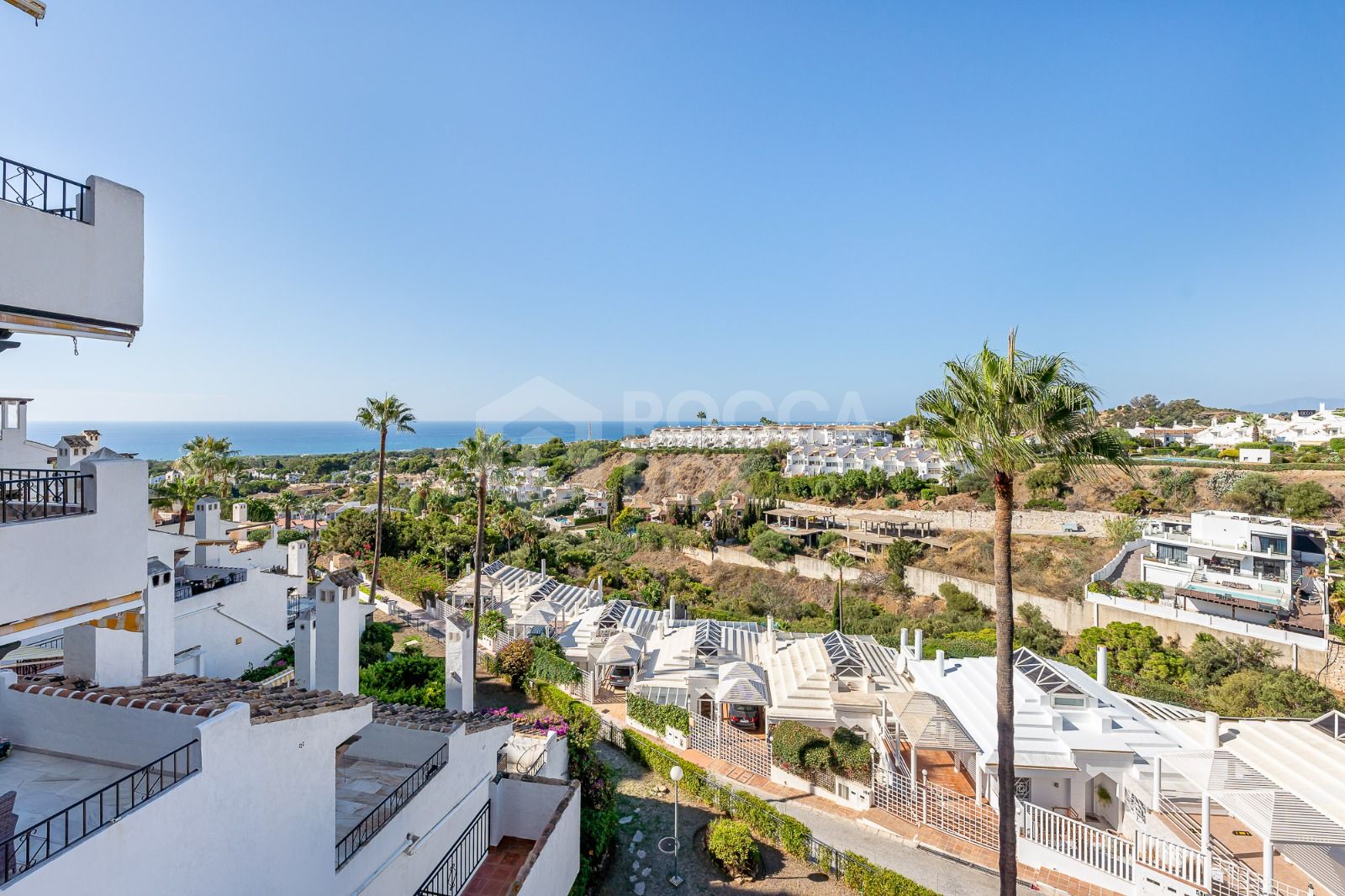 Elegant Coastal Apartment for Rent in Sitio de Calahonda, Mijas Costa