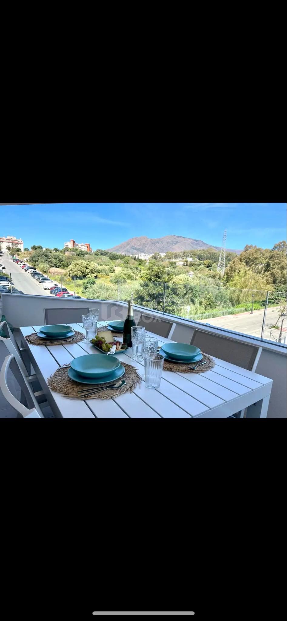 Luxurious Coastal Apartment for Rent in Estepona