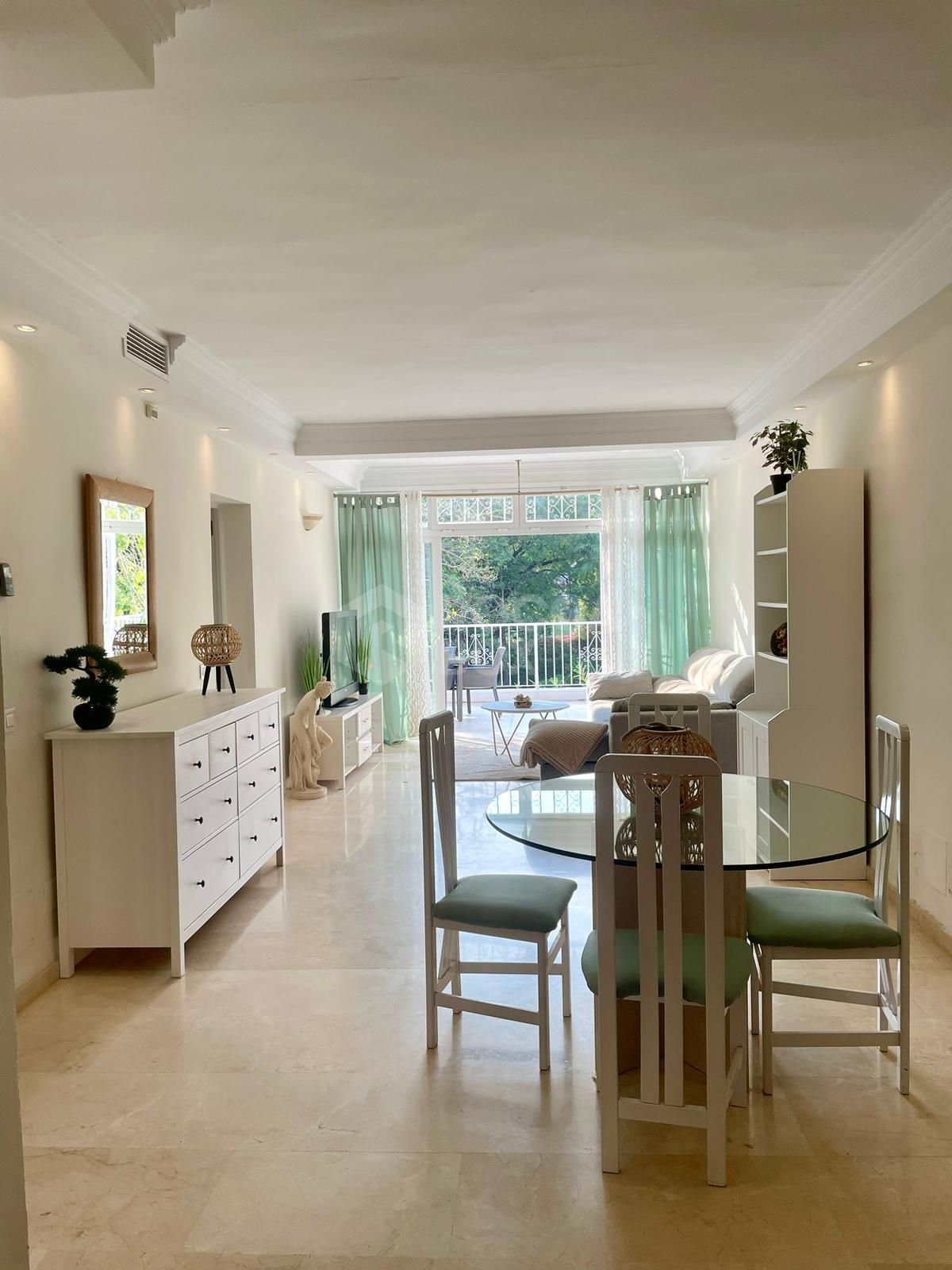 Elegant Apartment for Rent in Las Lomas de Nueva Andalucia