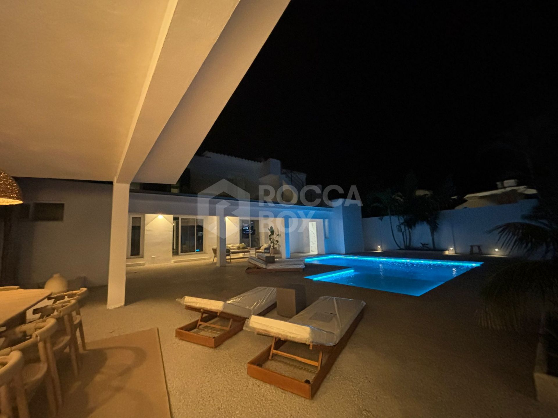 Luxurious Beachside Villa on the Marbella Golden Mile