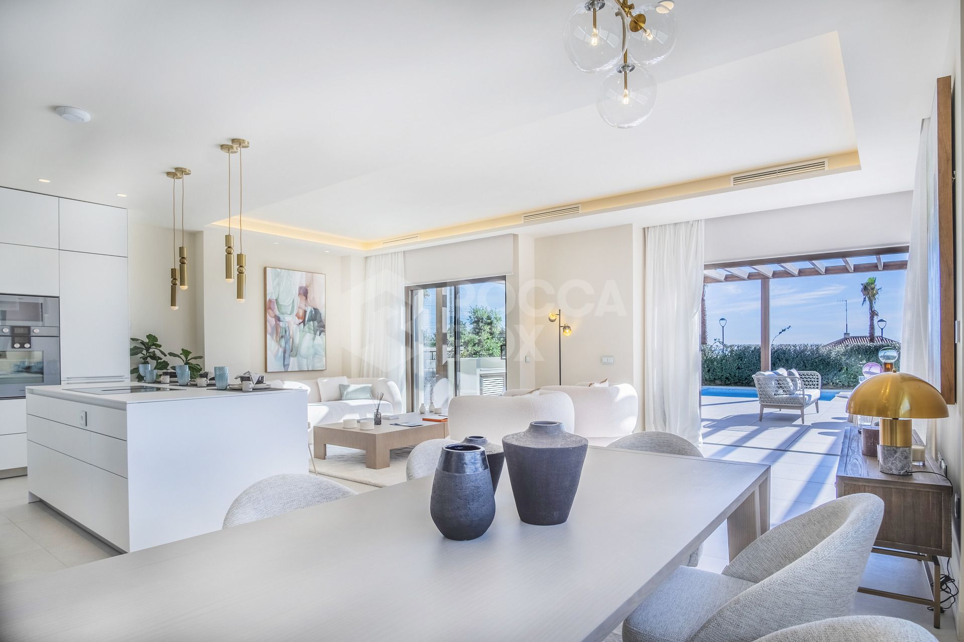 Luxurious Beachfront Villa with Spectacular Sea Views and Exclusive Amenities