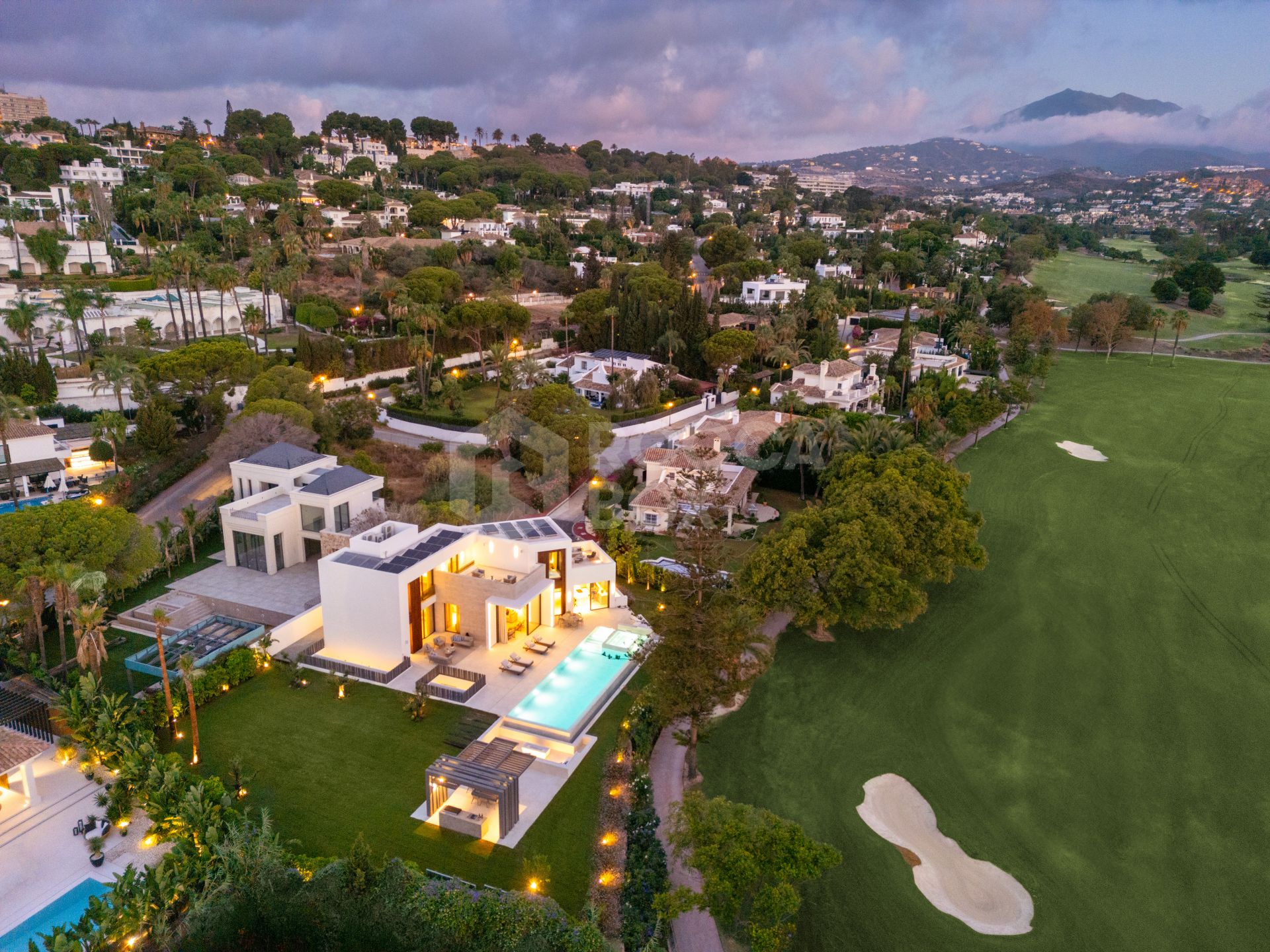 Luxurious Frontline Golf Retreat in Nueva Andalucía