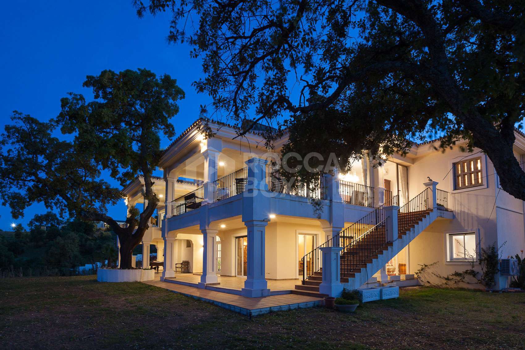 Majestic 5-Bedroom Villa with Panoramic Sea and Mountain Views in La Mairena