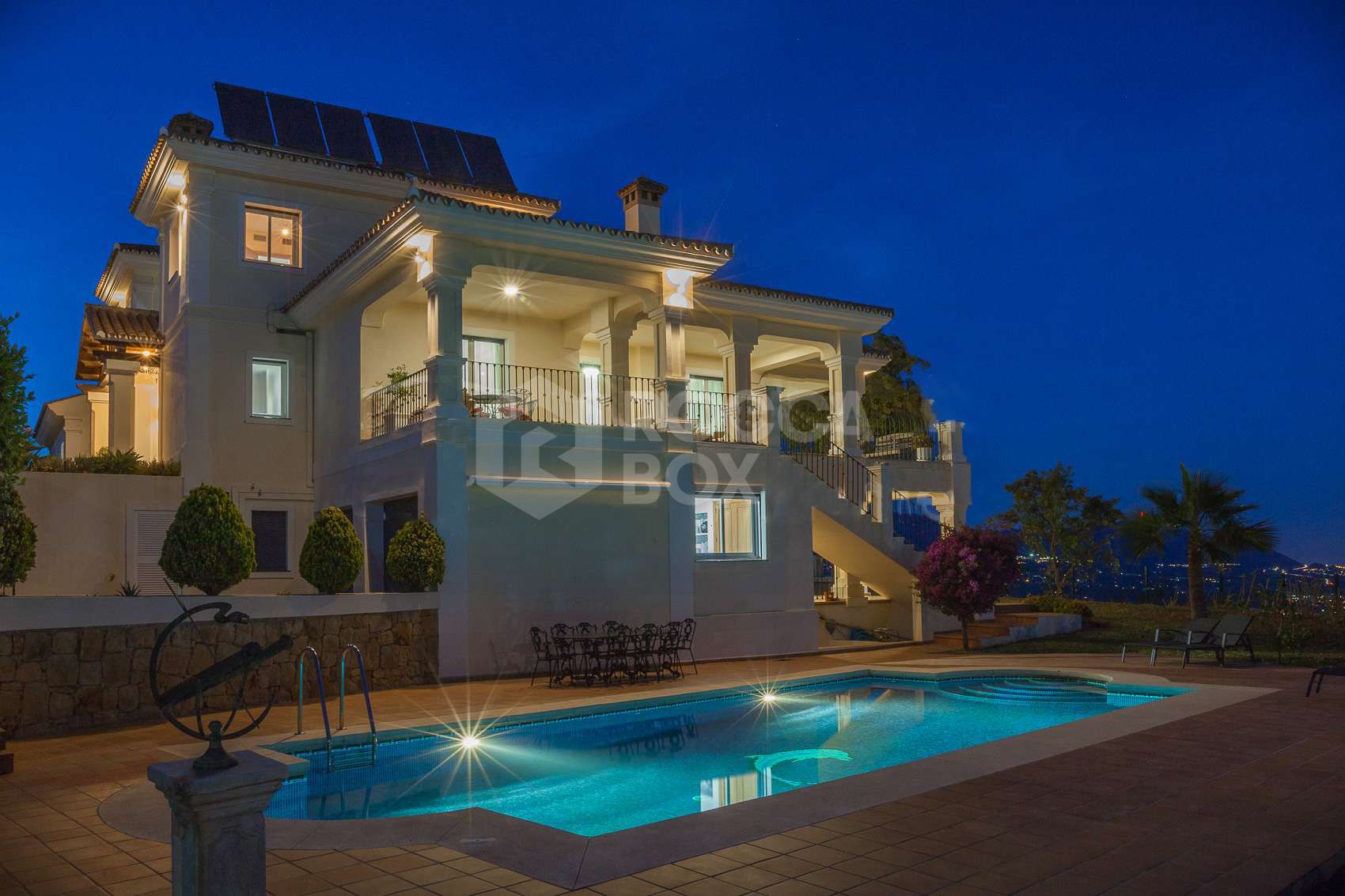 Majestic 5-Bedroom Villa with Panoramic Sea and Mountain Views in La Mairena