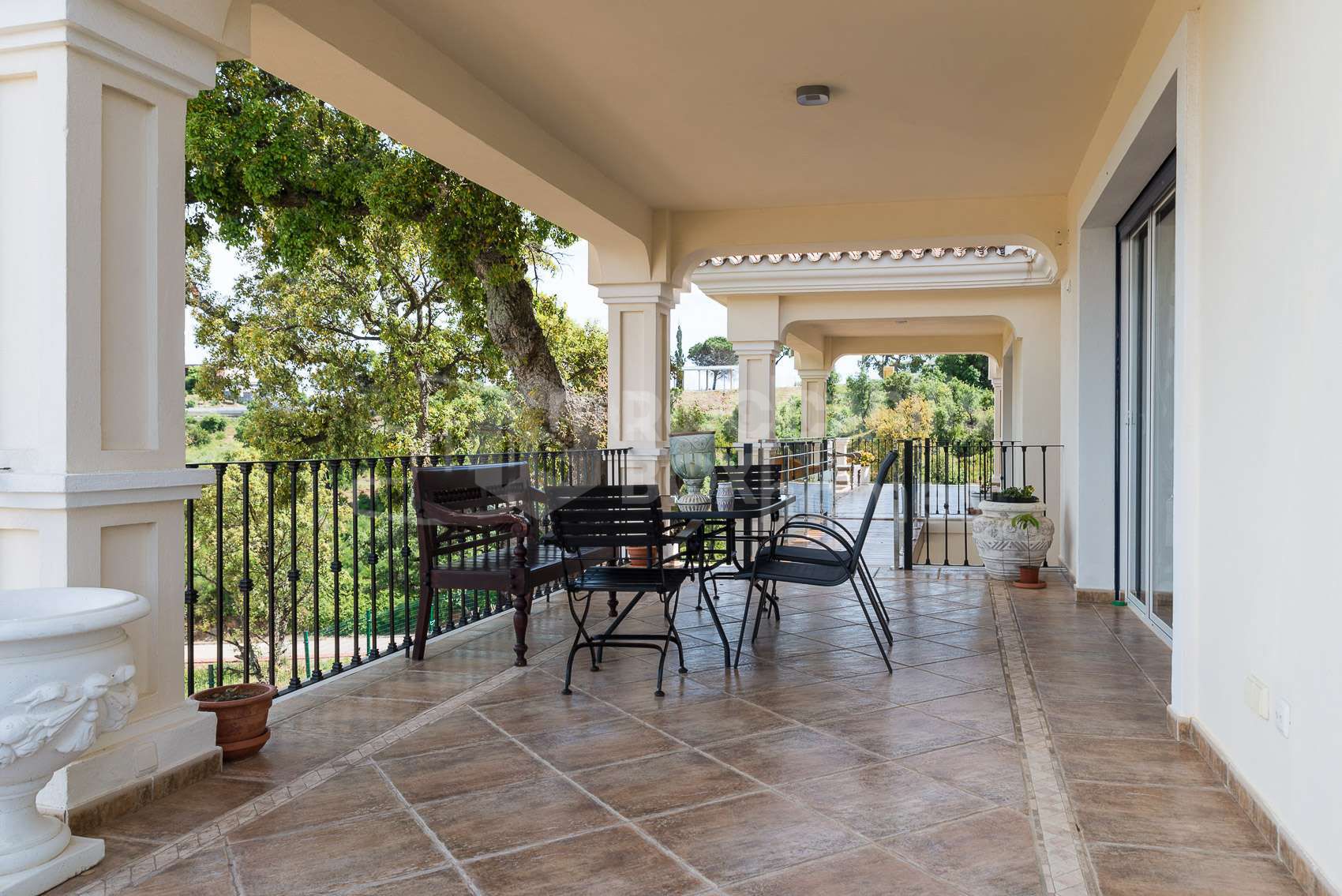 Majestic 5-Bedroom Villa with Panoramic Sea and Mountain Views in La Mairena