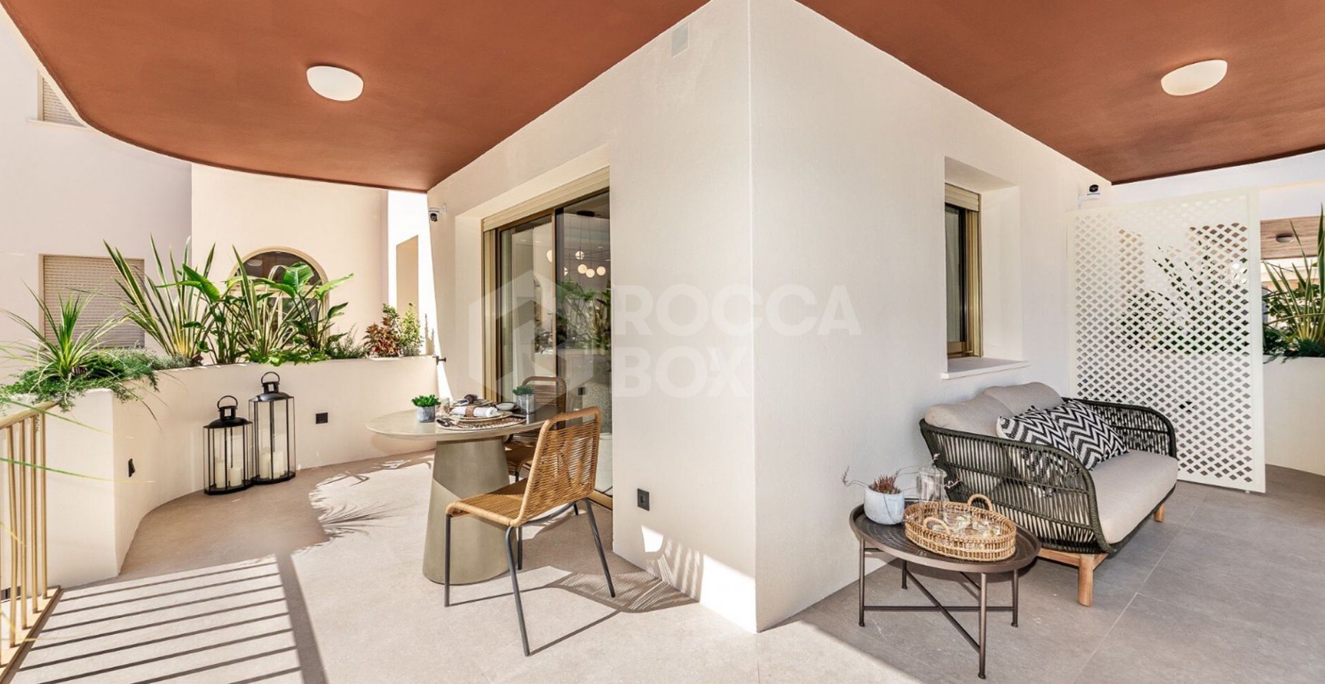 Smart Home Apartment with Cutting-Edge Technology and Luxurious Finishes