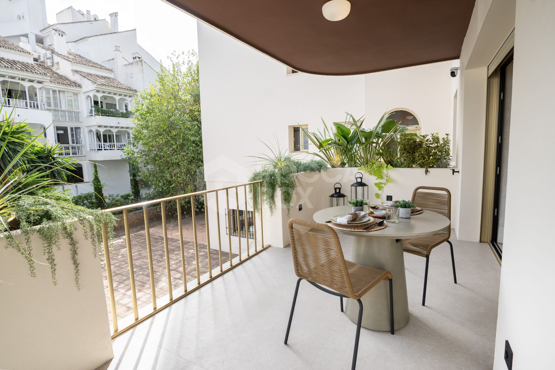 Smart Home Apartment with Cutting-Edge Technology and Luxurious Finishes