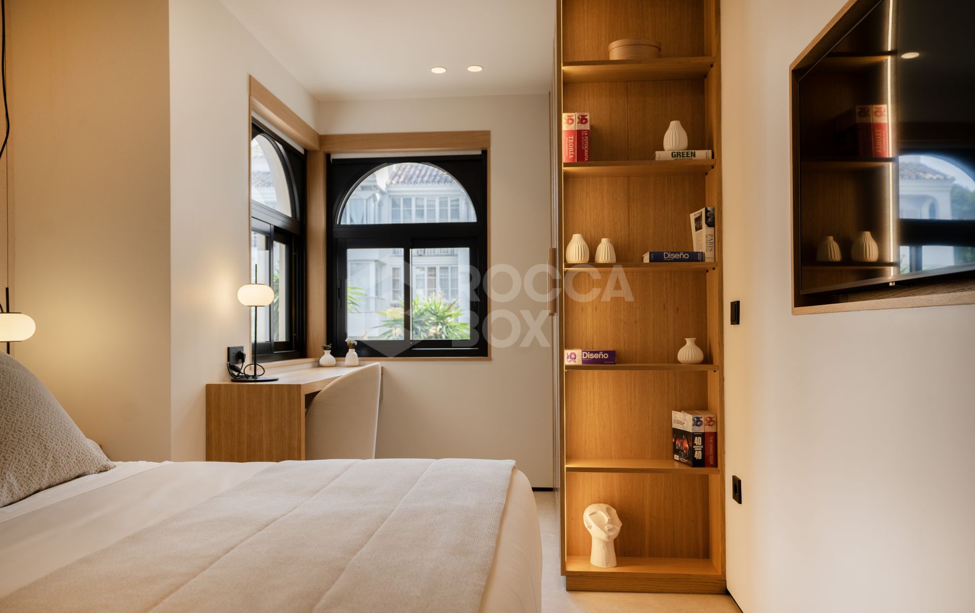 Smart Home Apartment with Cutting-Edge Technology and Luxurious Finishes