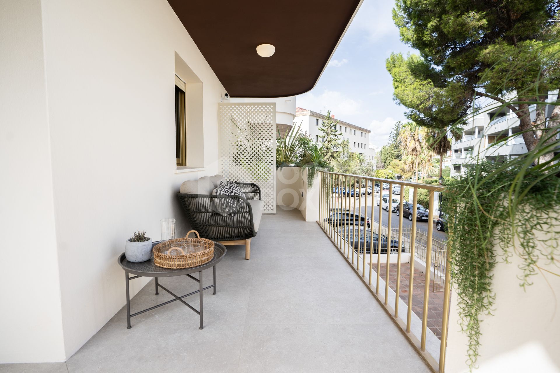 Smart Home Apartment with Cutting-Edge Technology and Luxurious Finishes