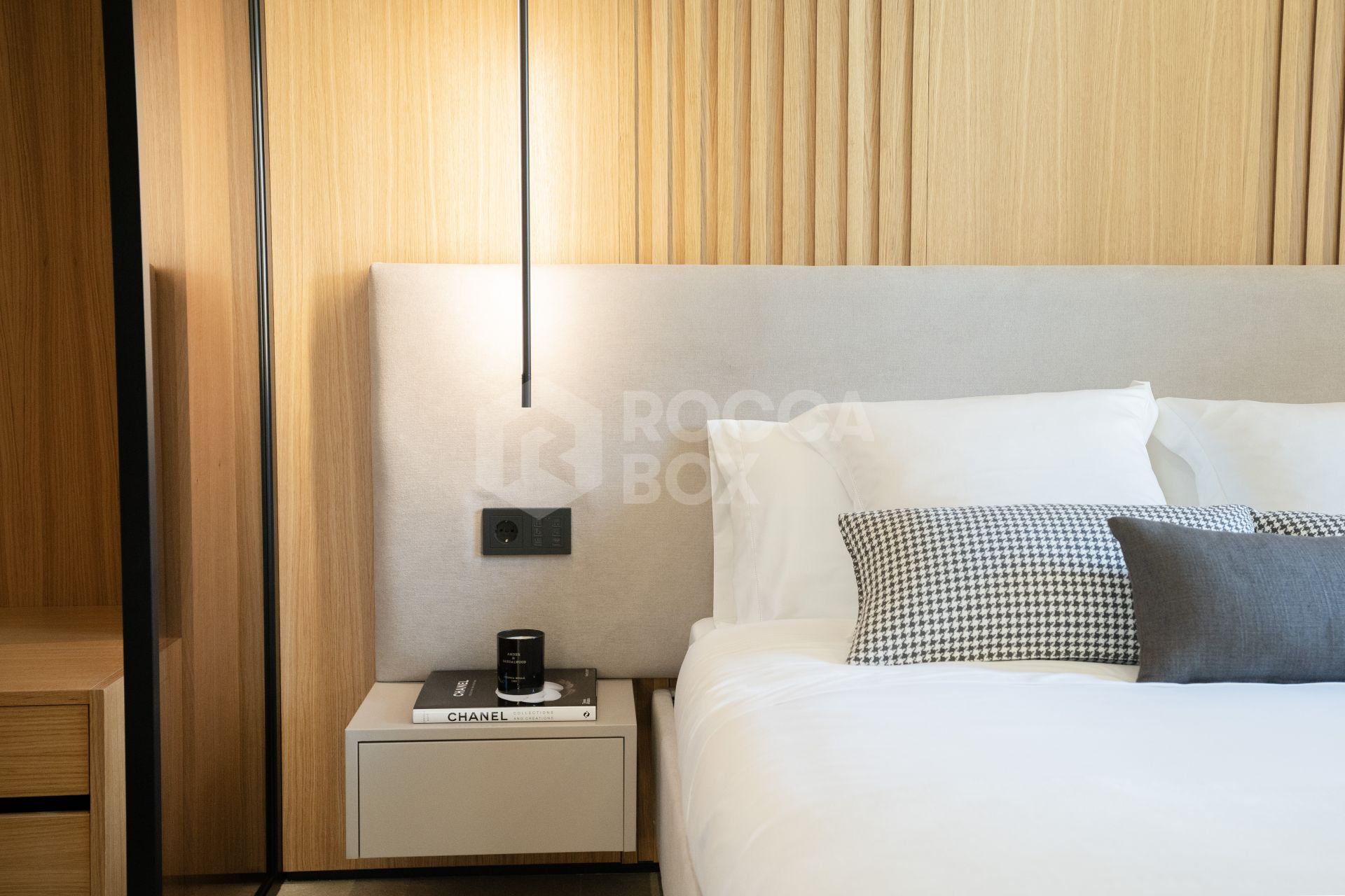 Smart Home Apartment with Cutting-Edge Technology and Luxurious Finishes