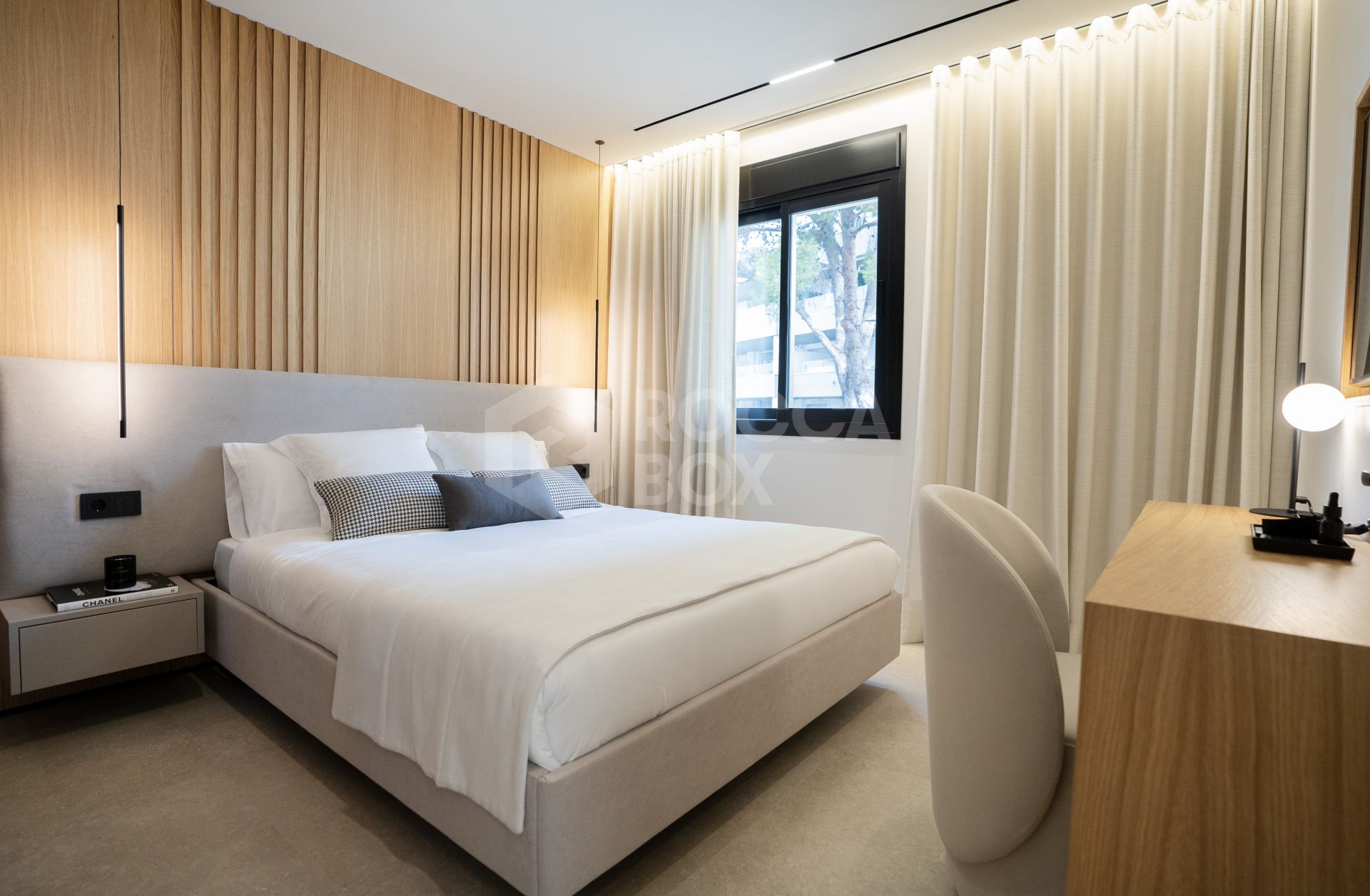 Smart Home Apartment with Cutting-Edge Technology and Luxurious Finishes