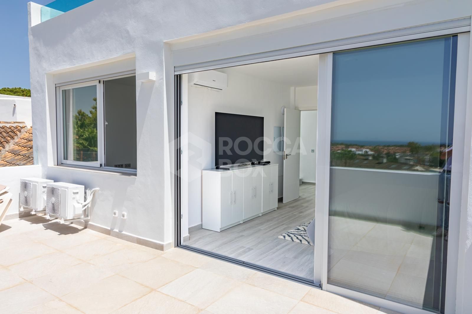 Elegant Town House for Rent in Nueva Atalaya, Estepona East