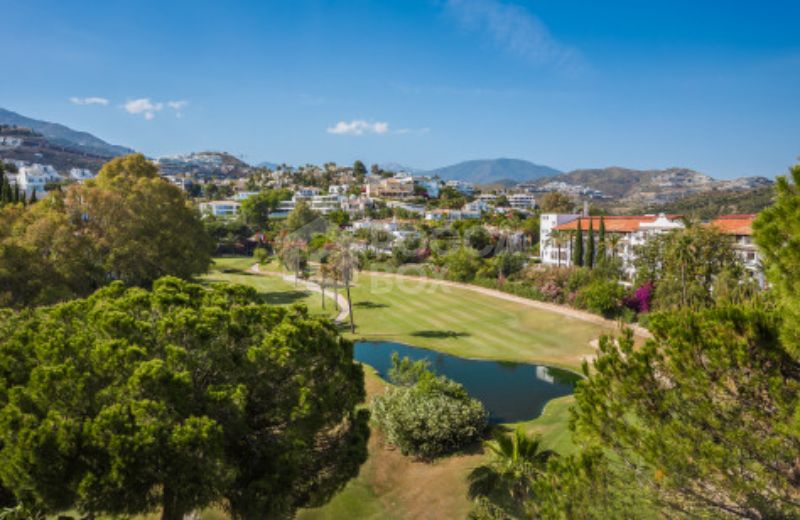 Spacious frontline golf townhouse in a gated complex