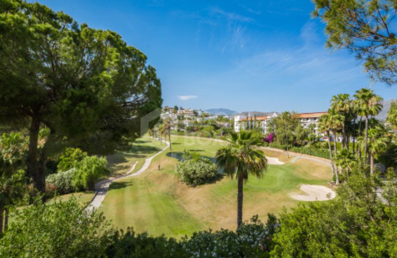 Spacious frontline golf townhouse in a gated complex